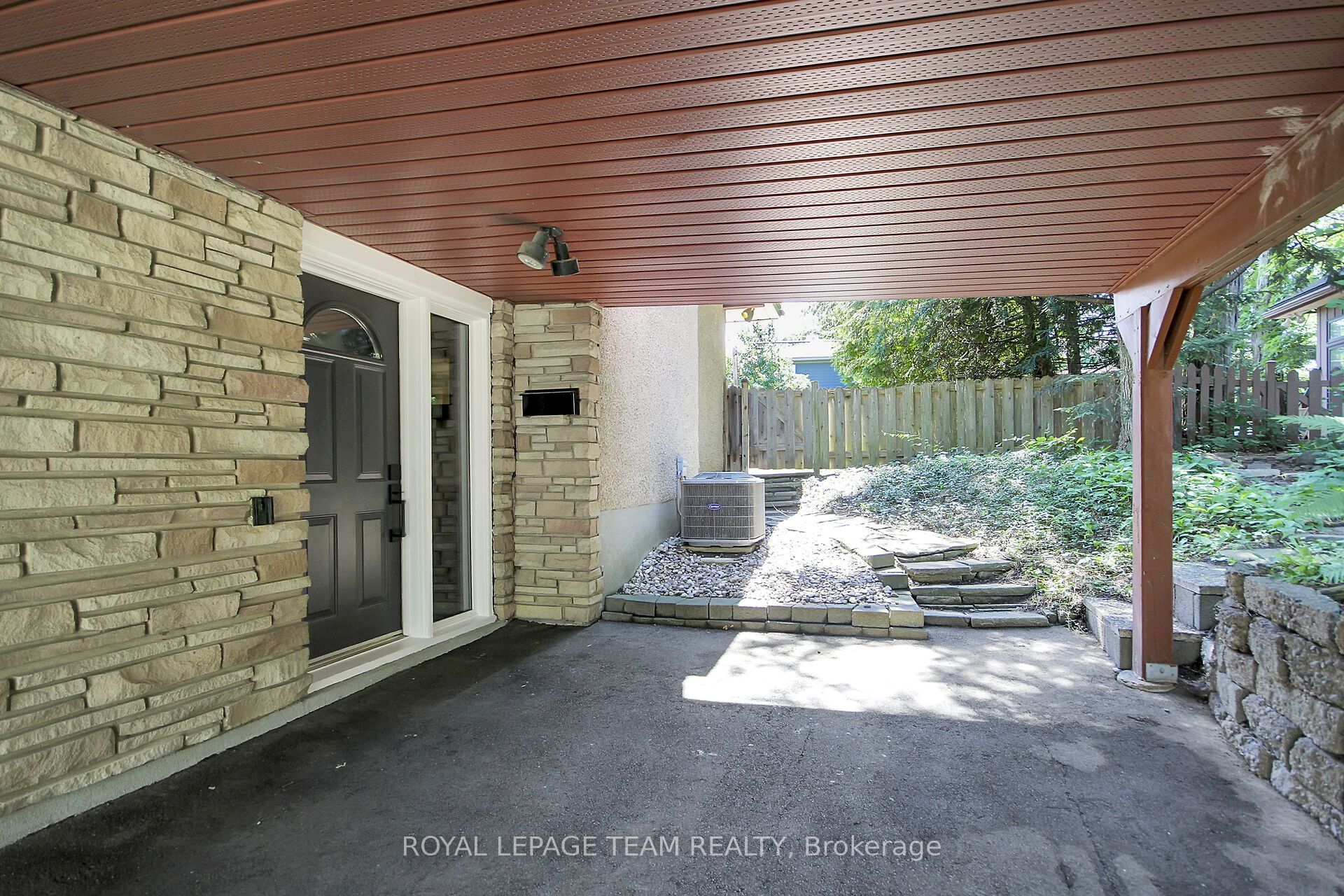 496 Bloor Avenue, Alta Vista and Area, ON K1G 0V3 photo 3