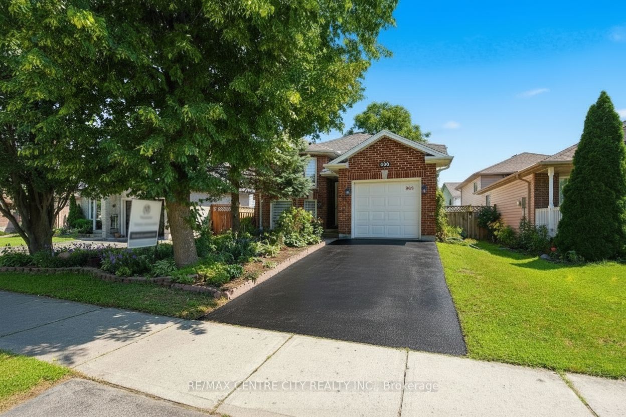 825 Railton Avenue, London East, ON N5V 4W7