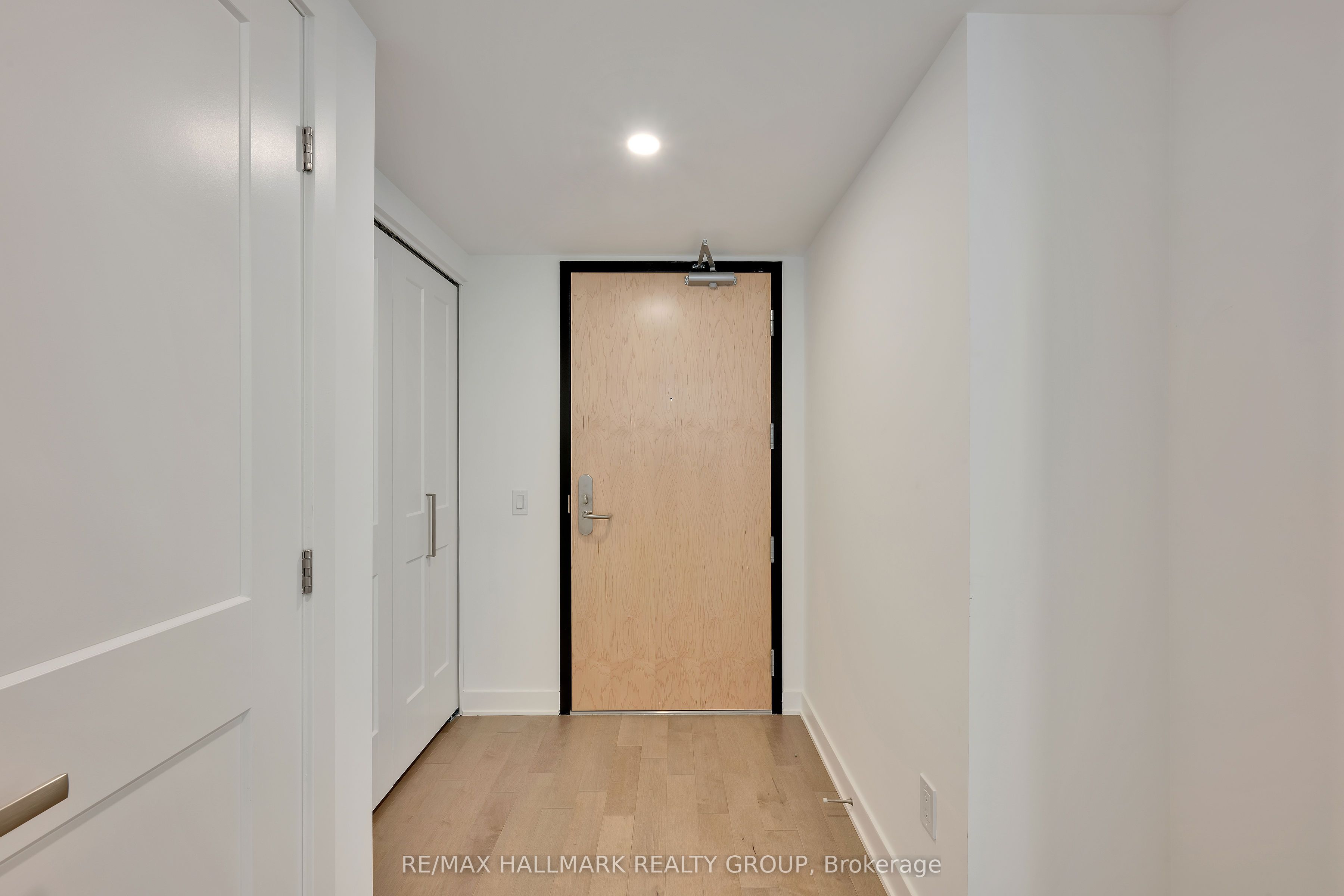 340 Queen Street 1306, Ottawa Centre, ON K1R 0G1 photo 3