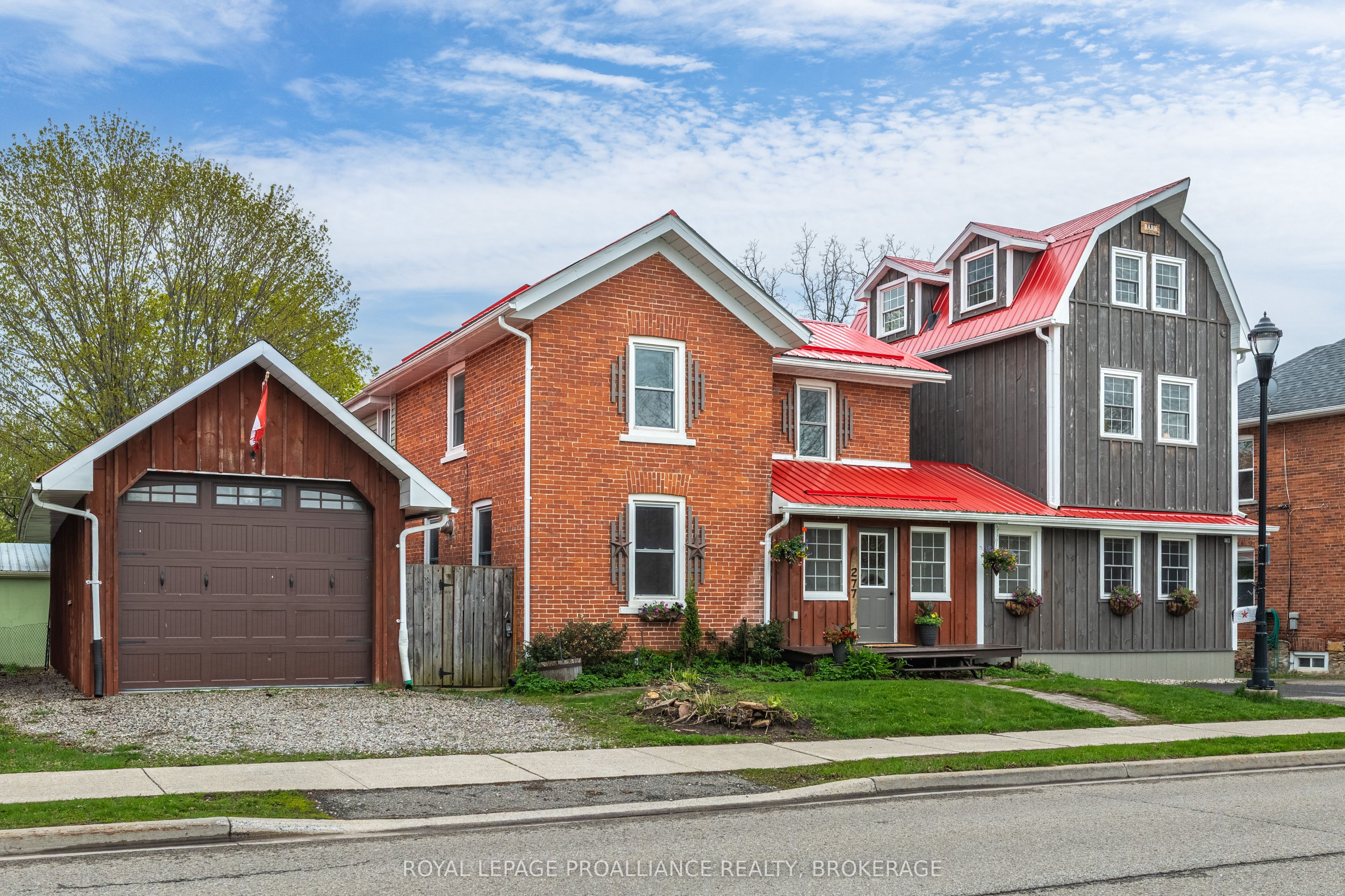 277 Brock Street, Gananoque, ON K7G 1K5 photo 3