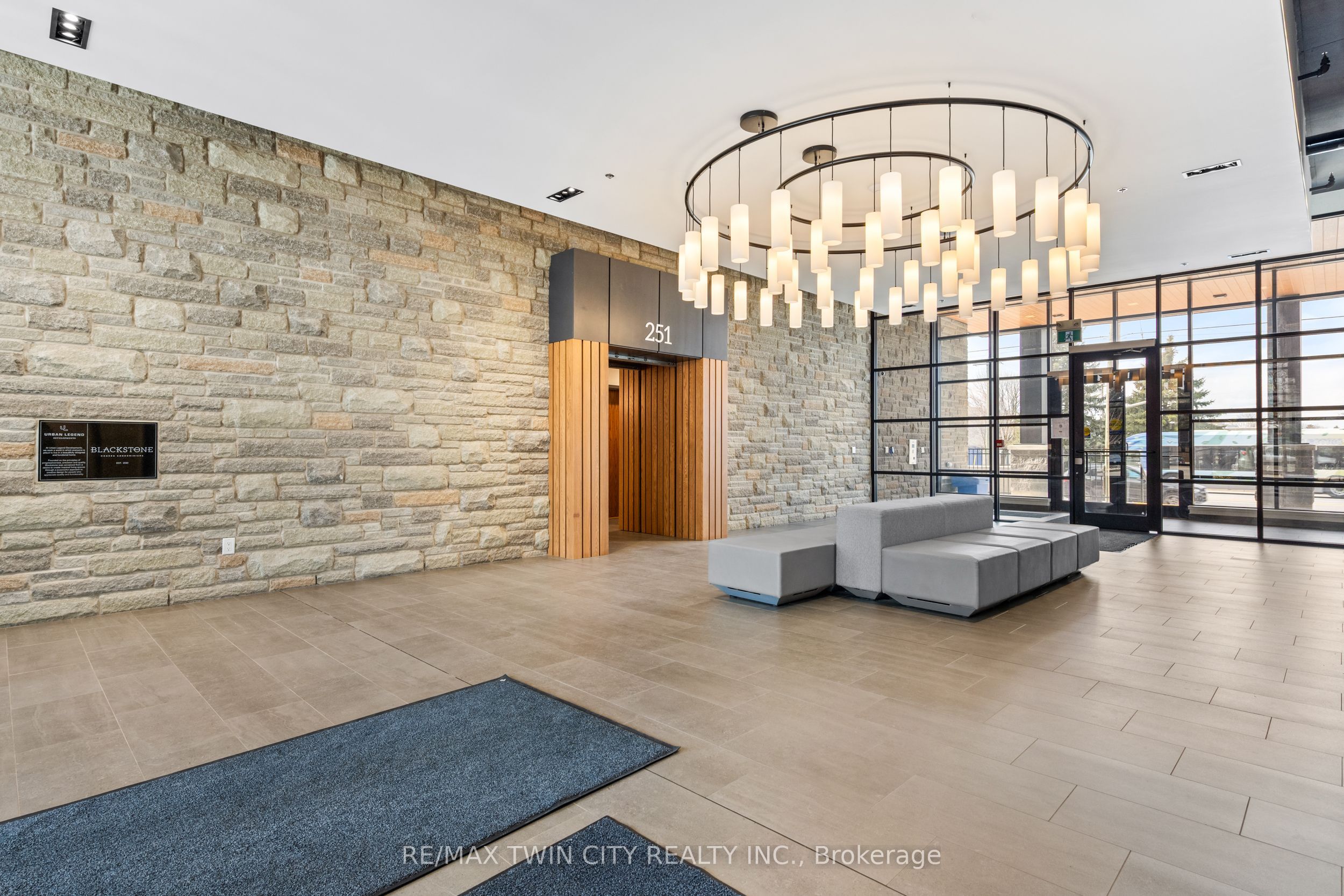 251 Northfield Drive E 607, Waterloo, ON N2K 0G9 photo 4