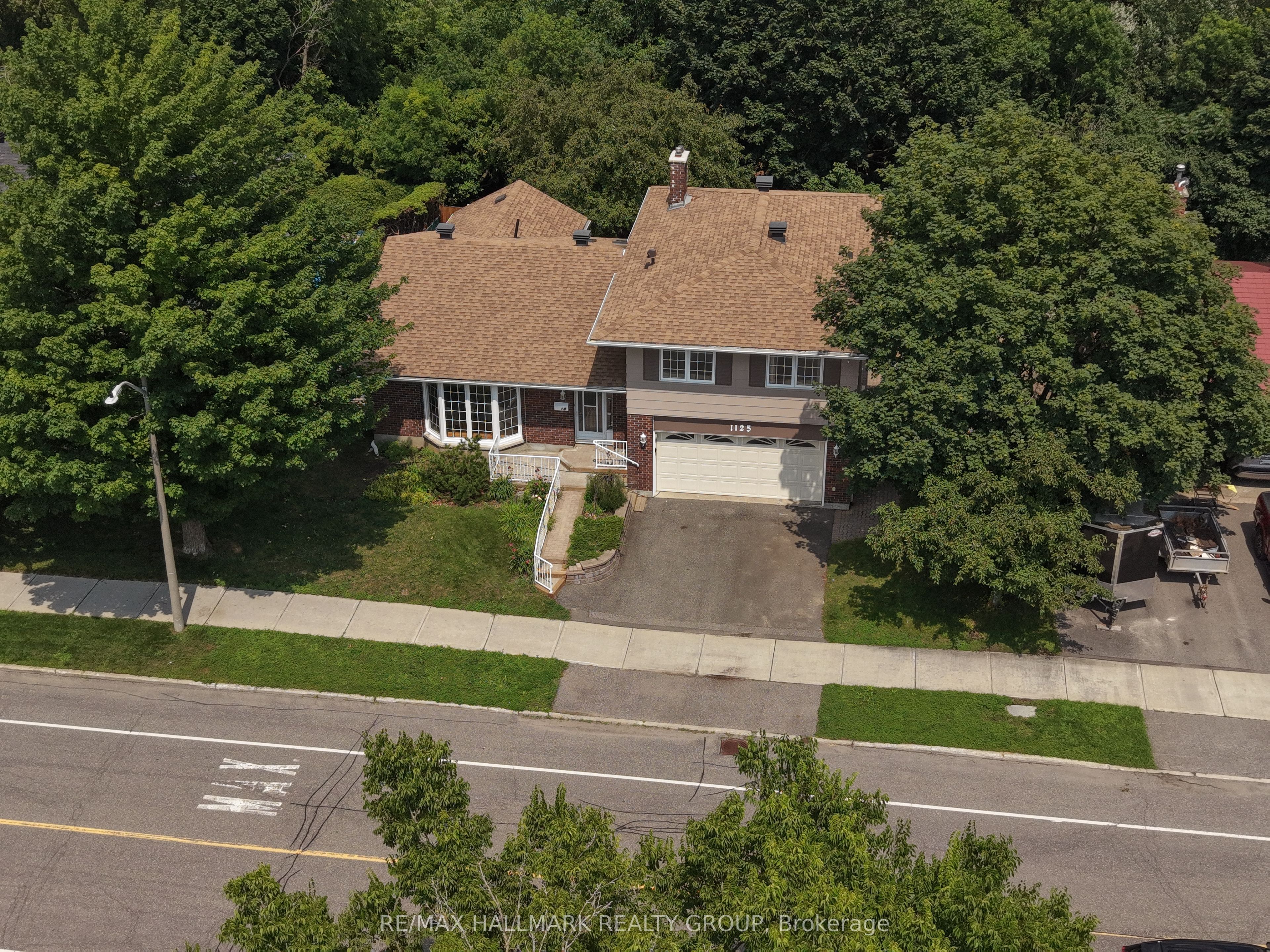 1125 Plante Drive, Hunt Club - Windsor Park Village and Area, ON K1V 9E5 photo 2