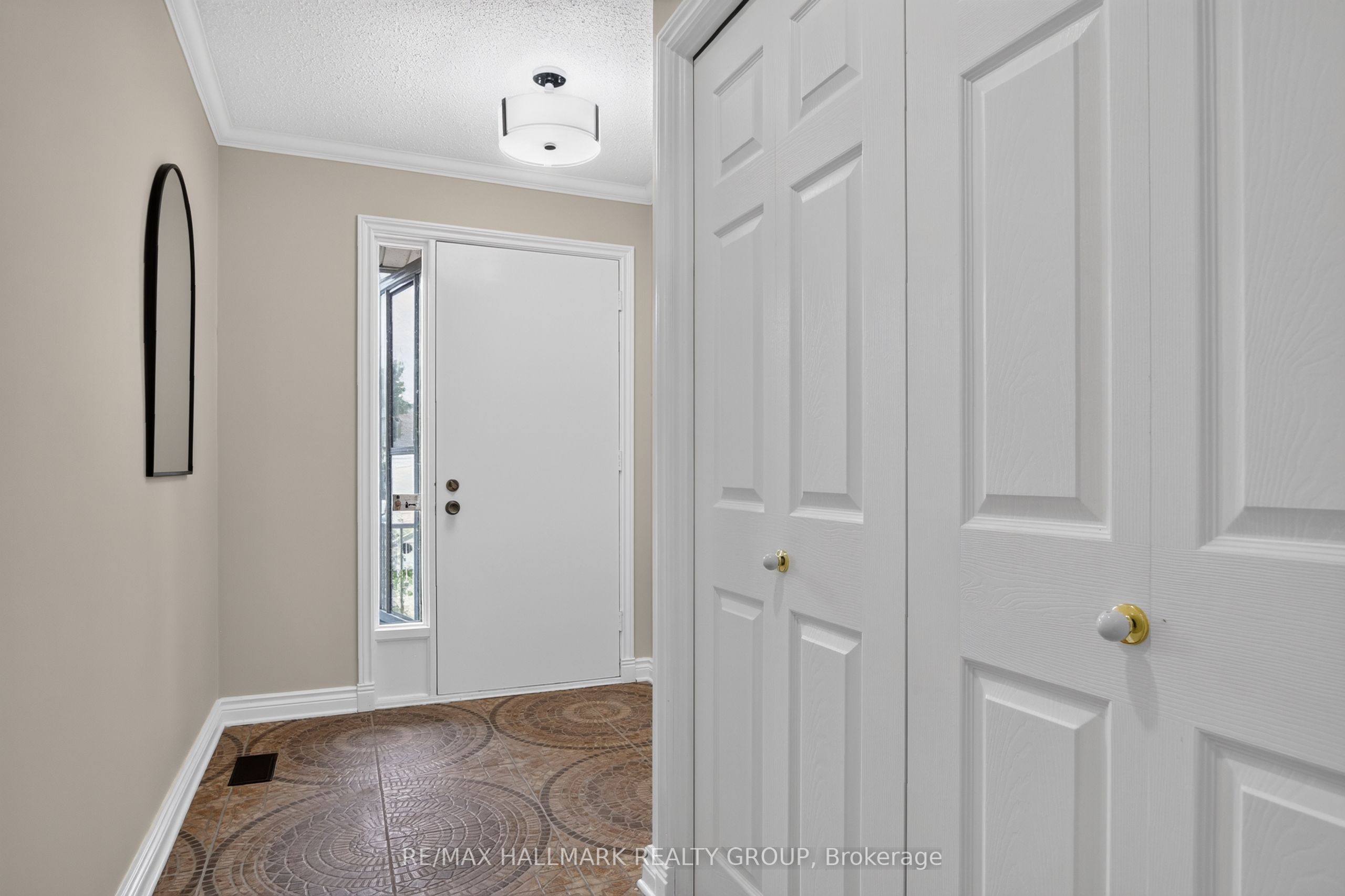 1125 Plante Drive, Hunt Club - Windsor Park Village and Area, ON K1V 9E5 photo 5