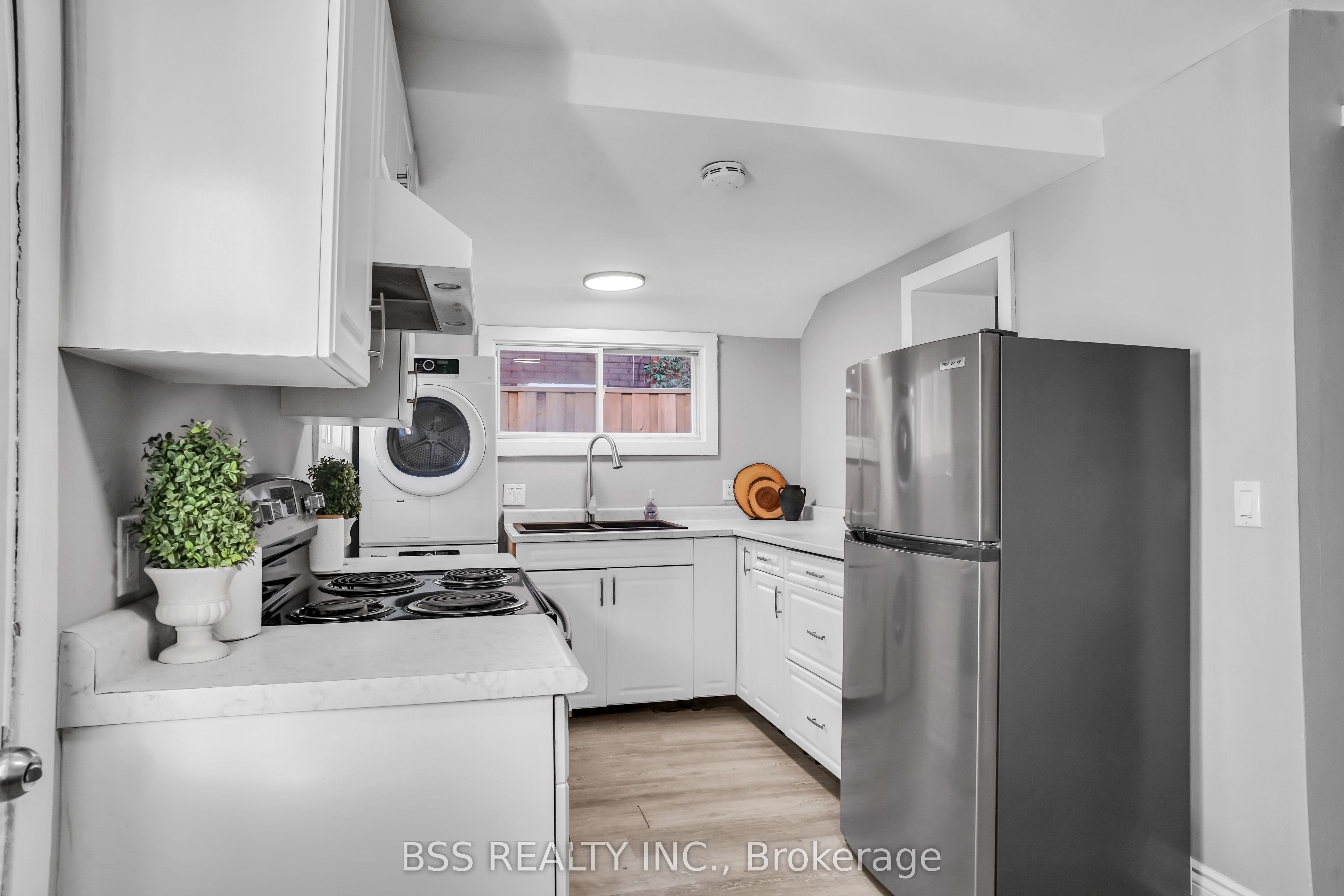 297 Sherbrooke Street, Peterborough, ON K9J 2N7 photo 4