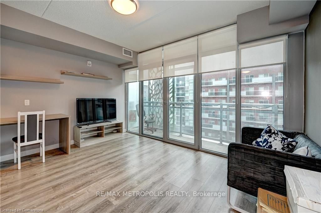 250 ALBERT Street 202, Waterloo, ON N2L 3T6 photo 2