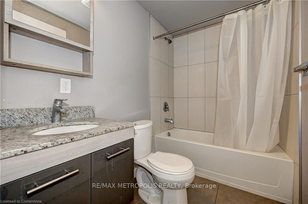 250 ALBERT Street 202, Waterloo, ON N2L 3T6 photo 5