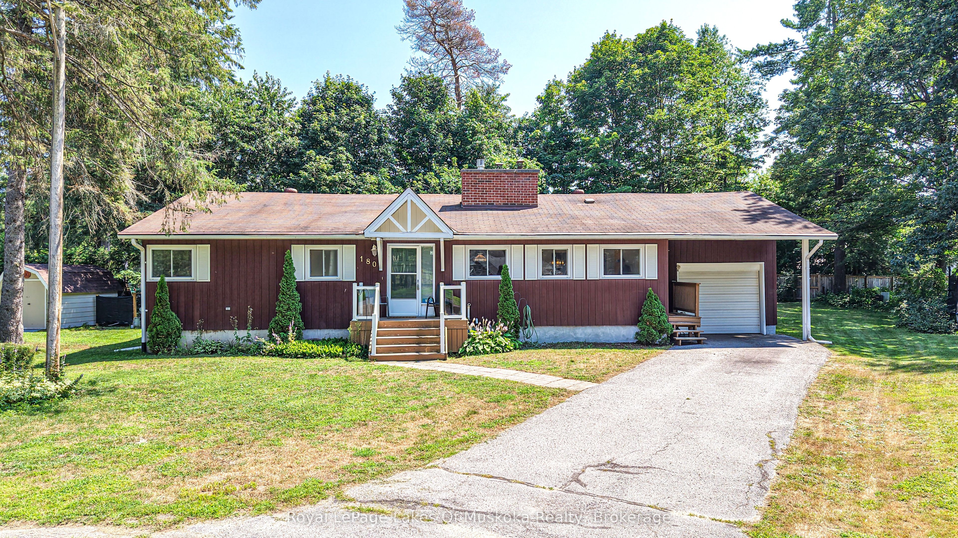 180 Lofty Pines Crescent, Gravenhurst, ON P1P 1M6 photo 3