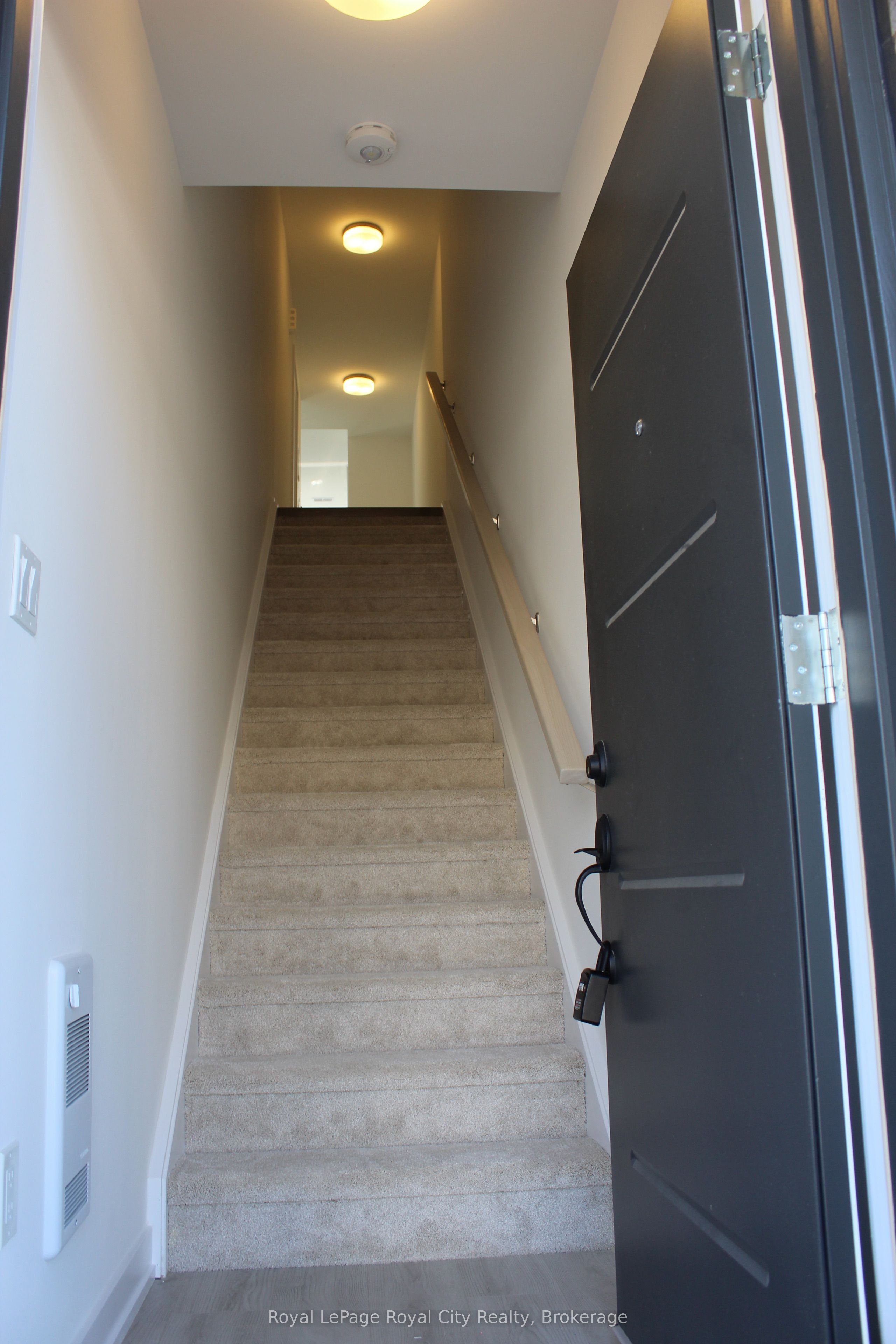 42 Lowes Road W 102, Guelph, ON N1G 0H6 photo 4