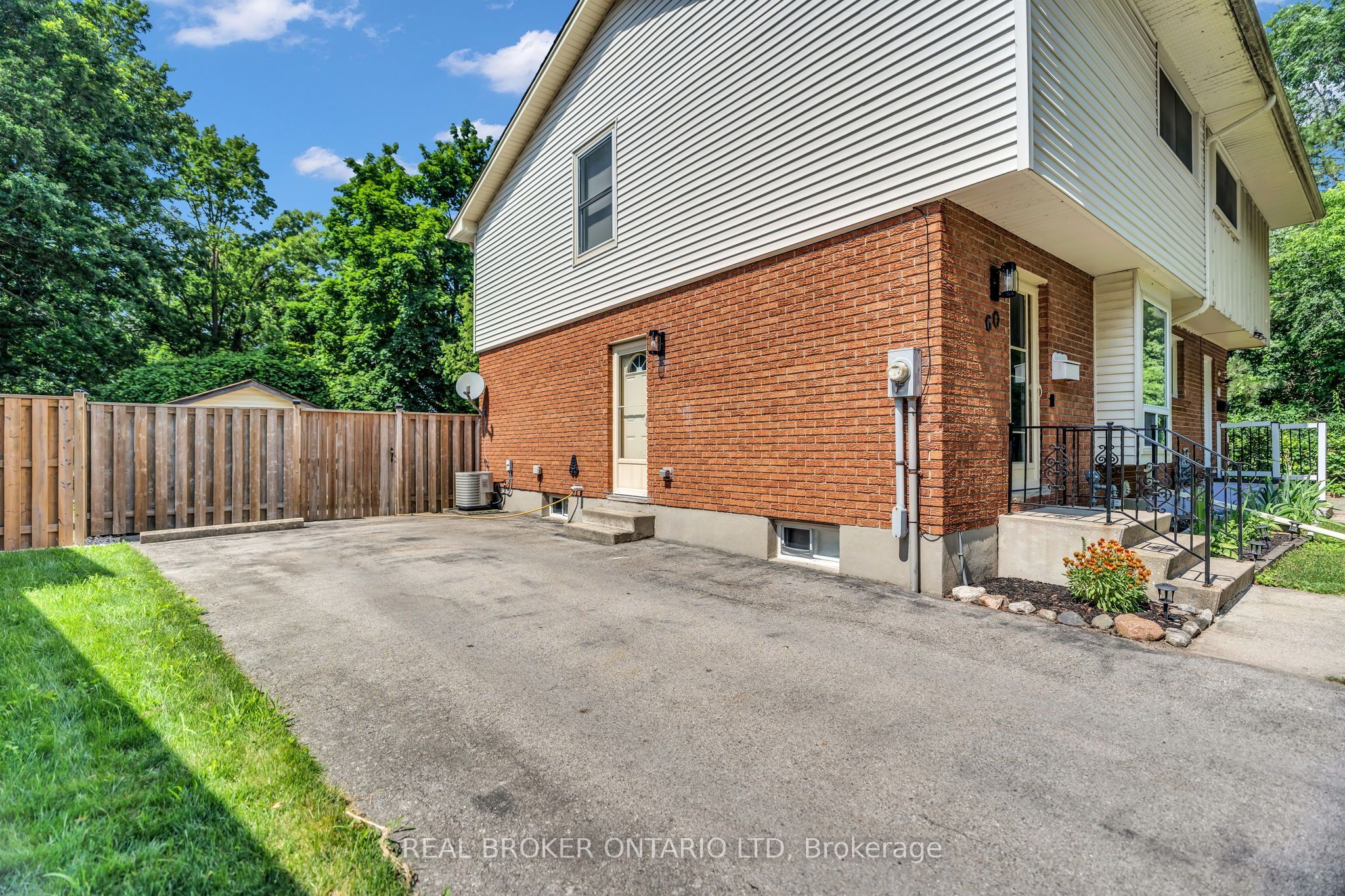 60 Tilipe Road, London East, ON N5V 2X4 photo 3