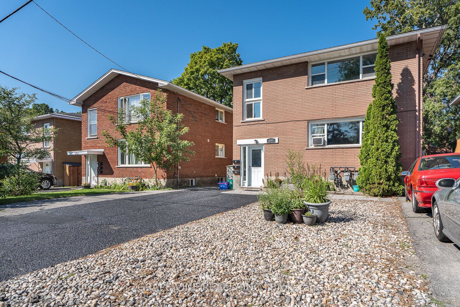 898 Watson Avenue, Britannia Heights - Queensway Terrace N and Area, ON K2B 6B9 photo 3