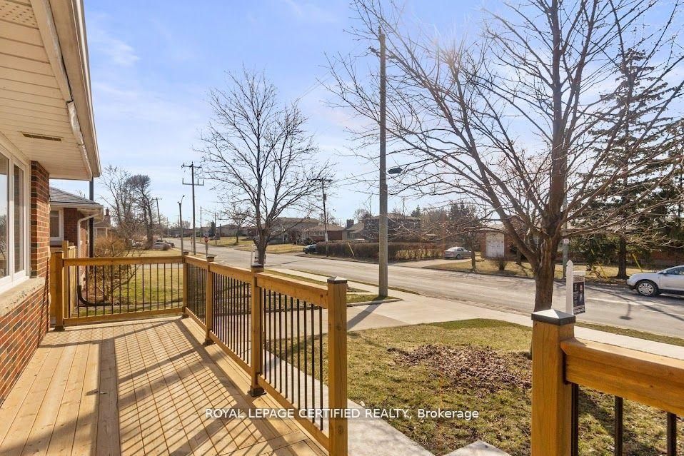 38 Collier Road N, Thorold, ON L2V 2X3 photo 2