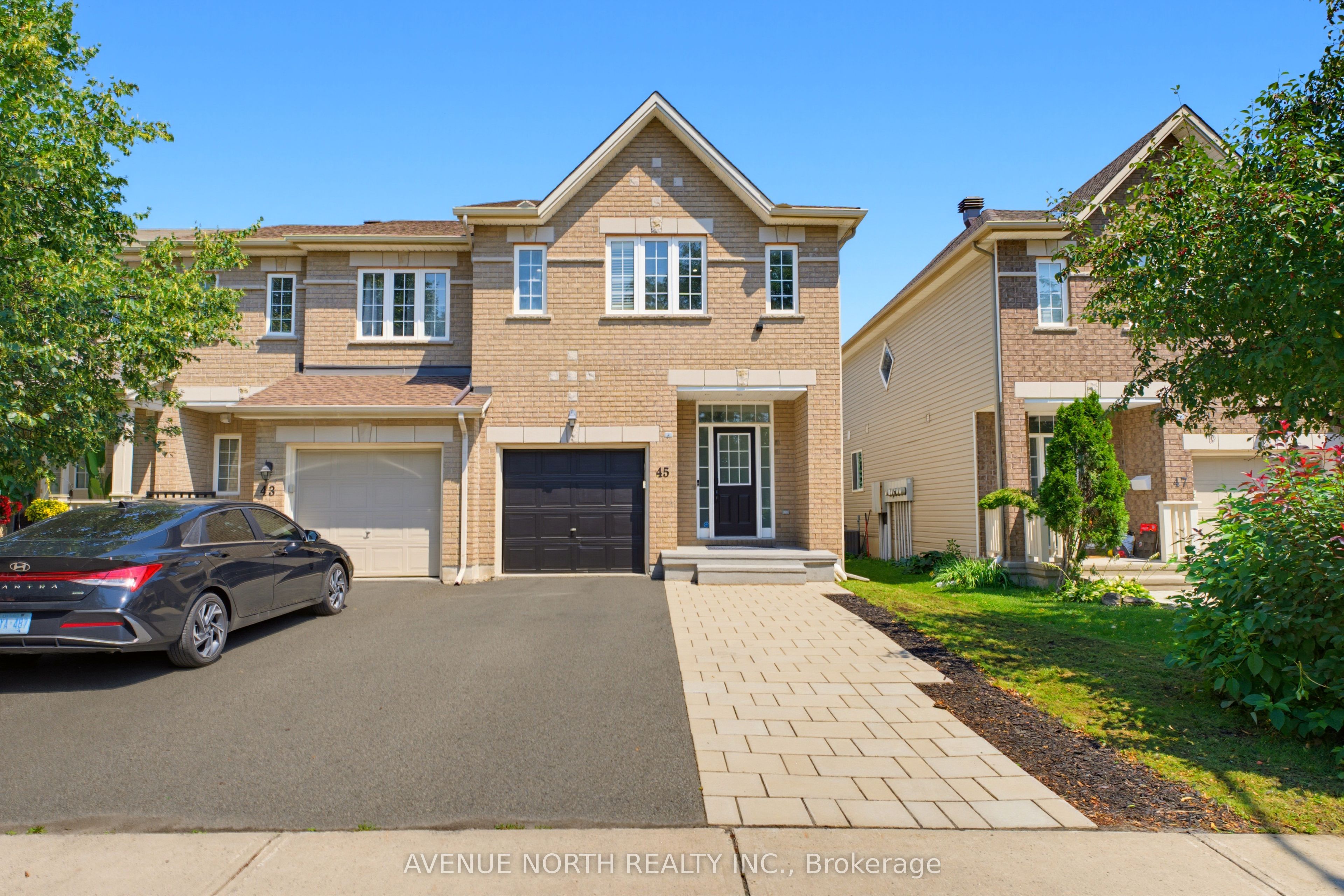 45 SADDLESMITH Circle, Kanata, ON K2M 2Y8