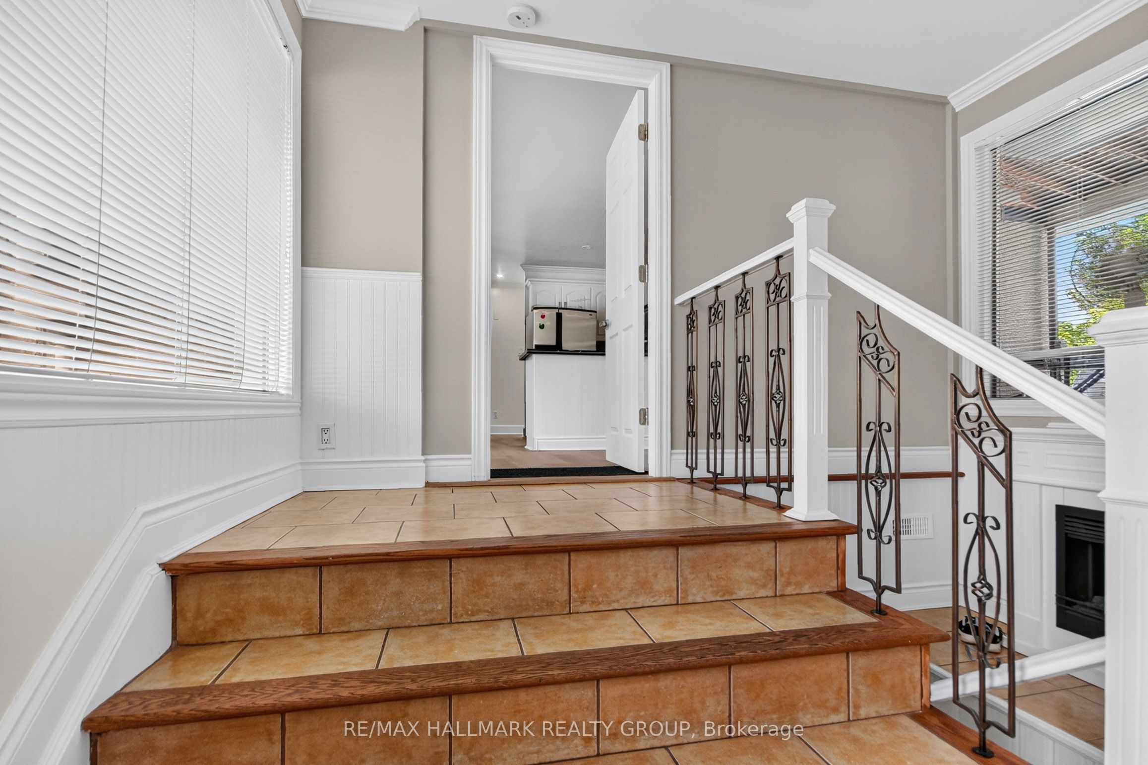 1125 Kenaston Street, Cyrville - Carson Grove - Pineview, ON K1B 3P1 photo 3