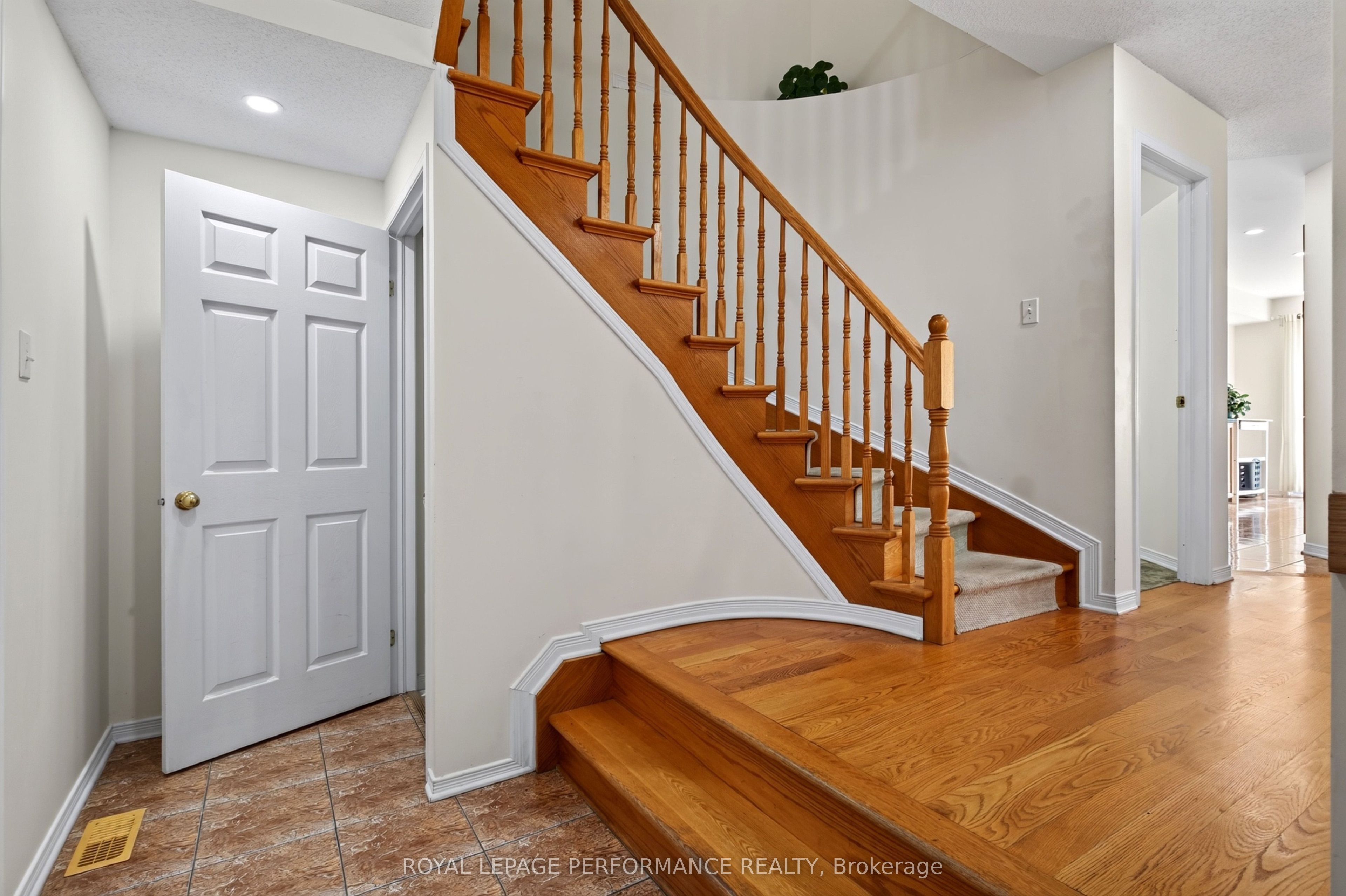 172 Carwood Circle, Overbrook - Castleheights and Area, ON K1K 4V6 photo 4