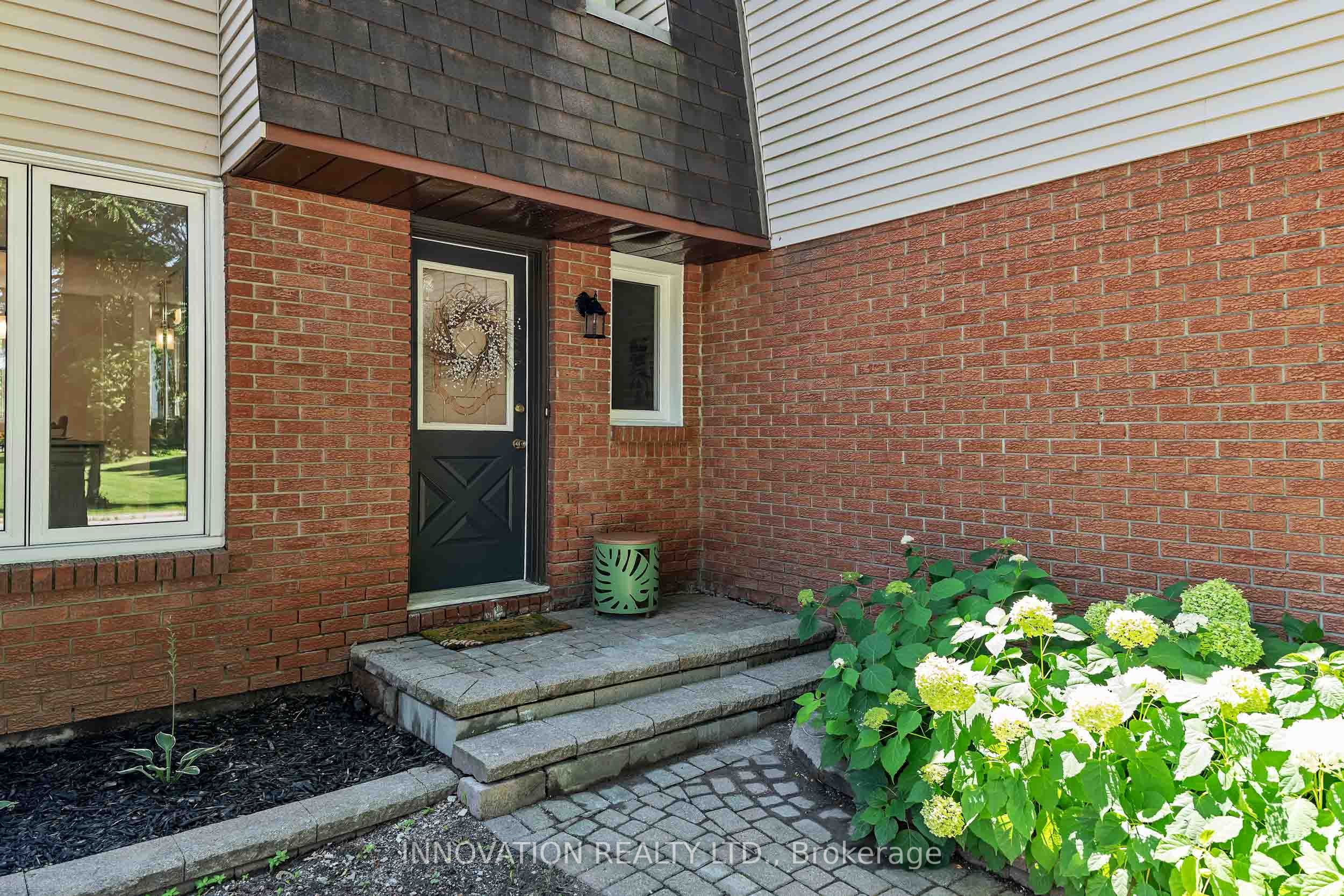 33 Exeter Drive, Barrhaven, ON K2J 1Z9 photo 3