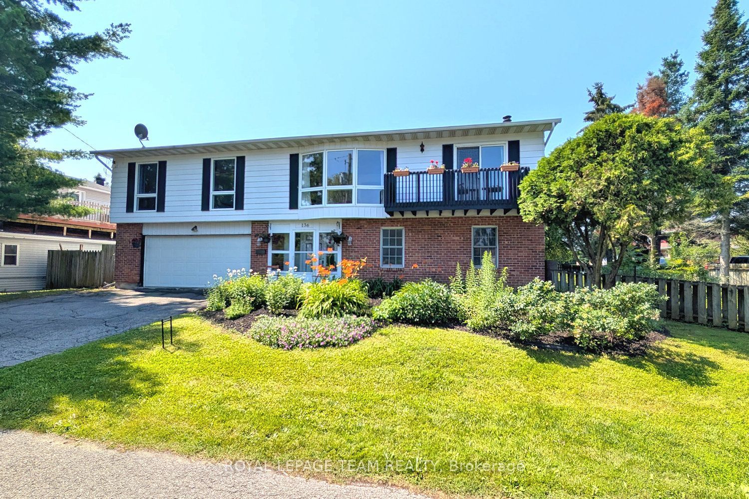 136 James Cummings Avenue, Crystal Bay - Rocky Point - Bayshore, ON K2H 8E1