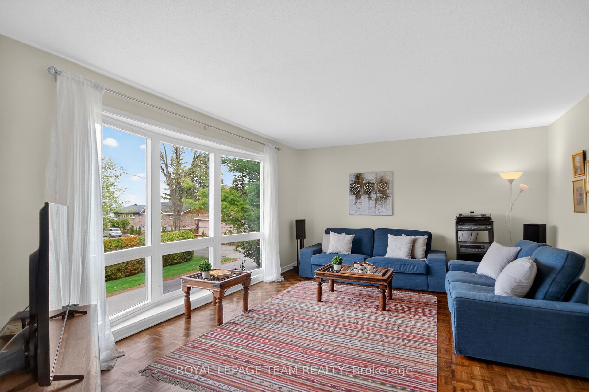 136 James Cummings Avenue, Crystal Bay - Rocky Point - Bayshore, ON K2H 8E1 photo 4