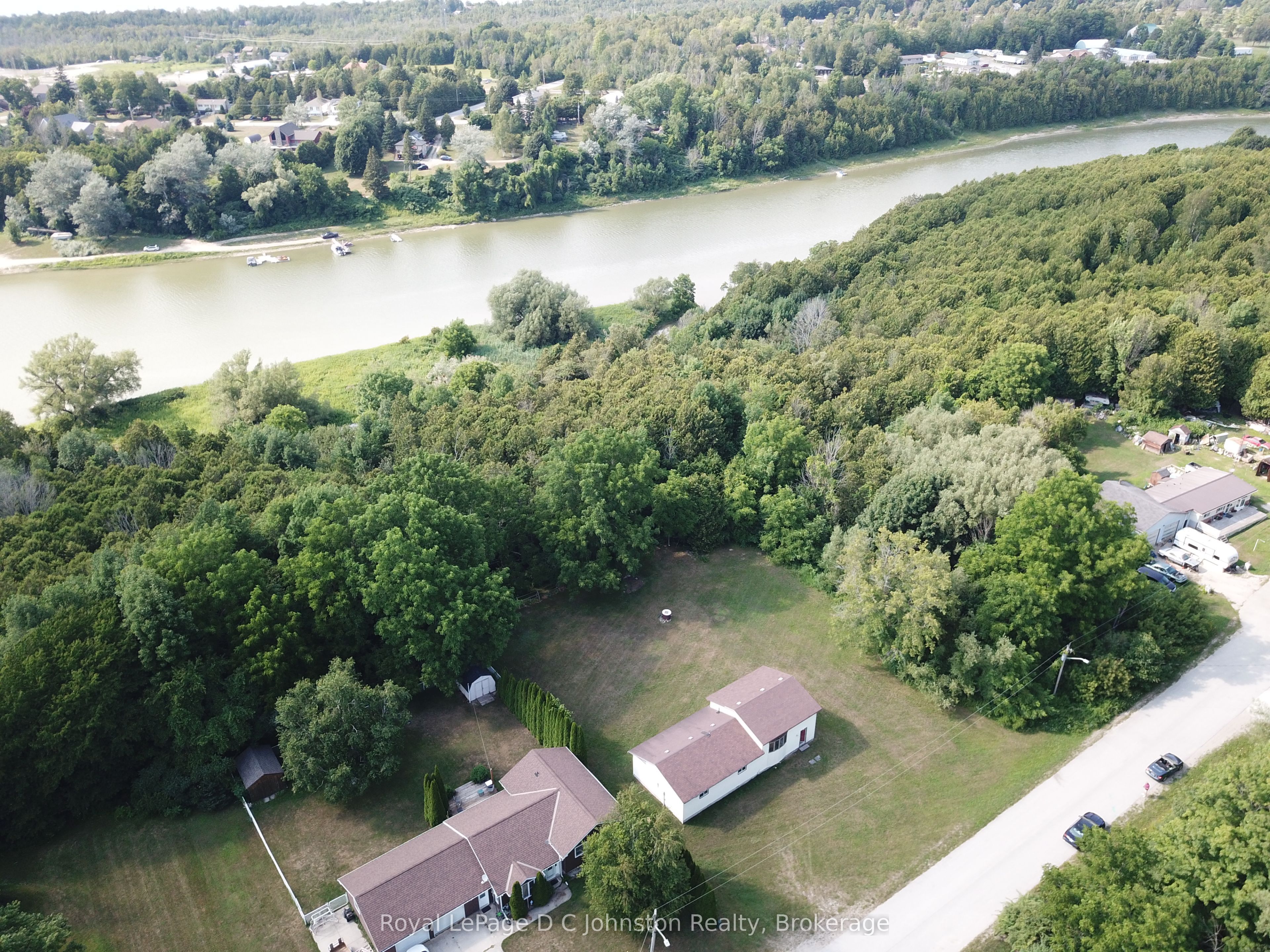 270 Edward Street, Saugeen Shores, ON N0H 2L0 photo 2