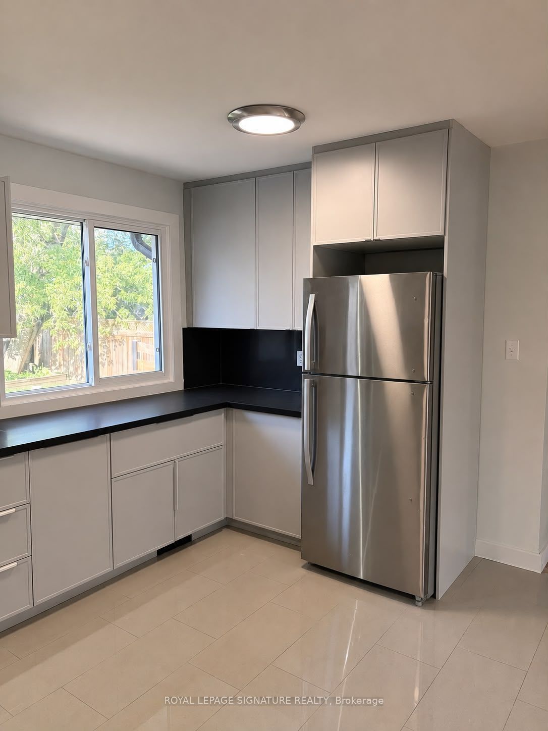 9 Fieldway Drive Upper, Hamilton, ON L9A 2L2 photo 3