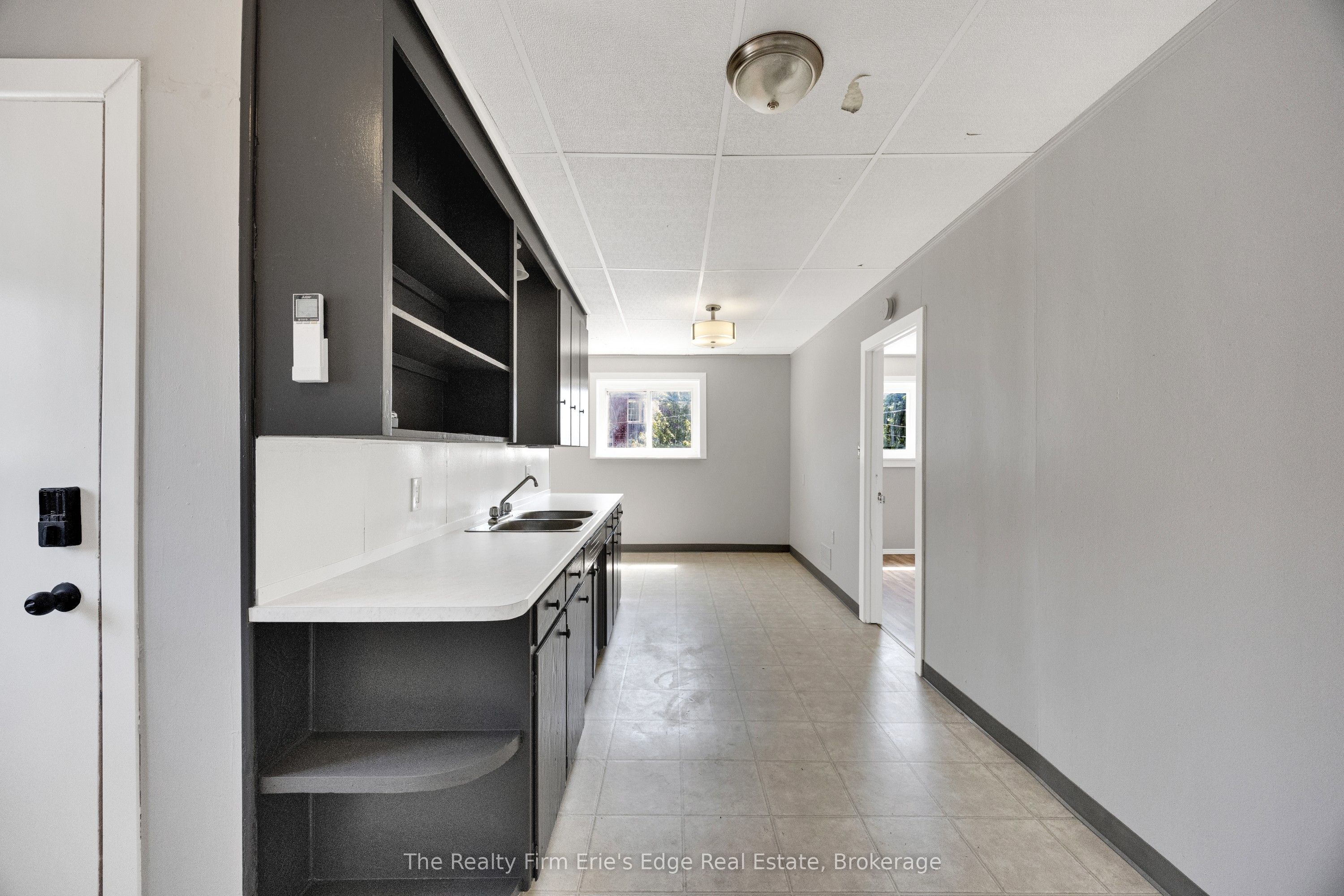 10 Venison Street W, Tillsonburg, ON N4G 1T6 photo 4