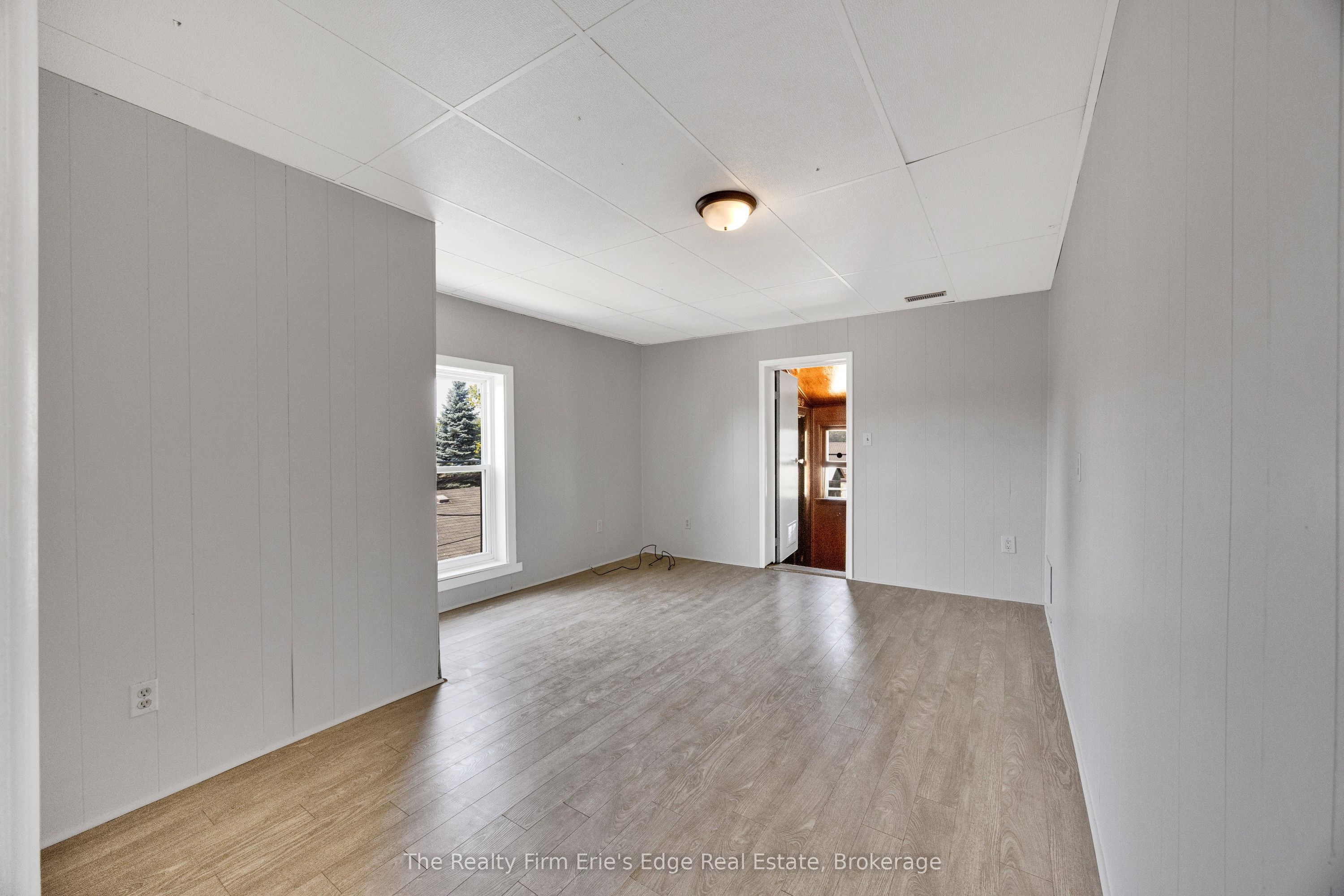 10 Venison Street W, Tillsonburg, ON N4G 1T6 photo 5