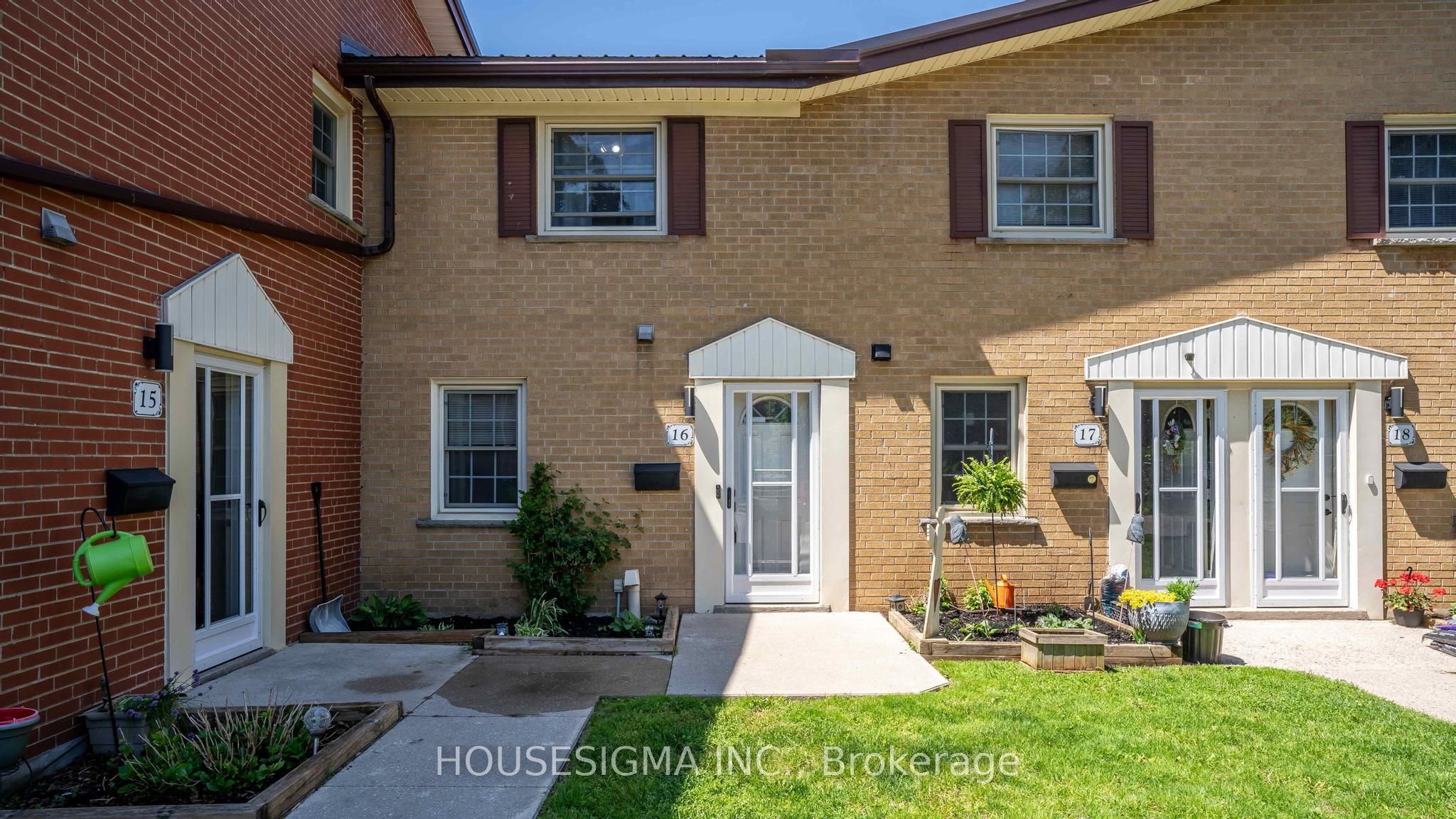 16 Arbour Glen Crescent, London East, ON N5Y 1Z9 photo 2