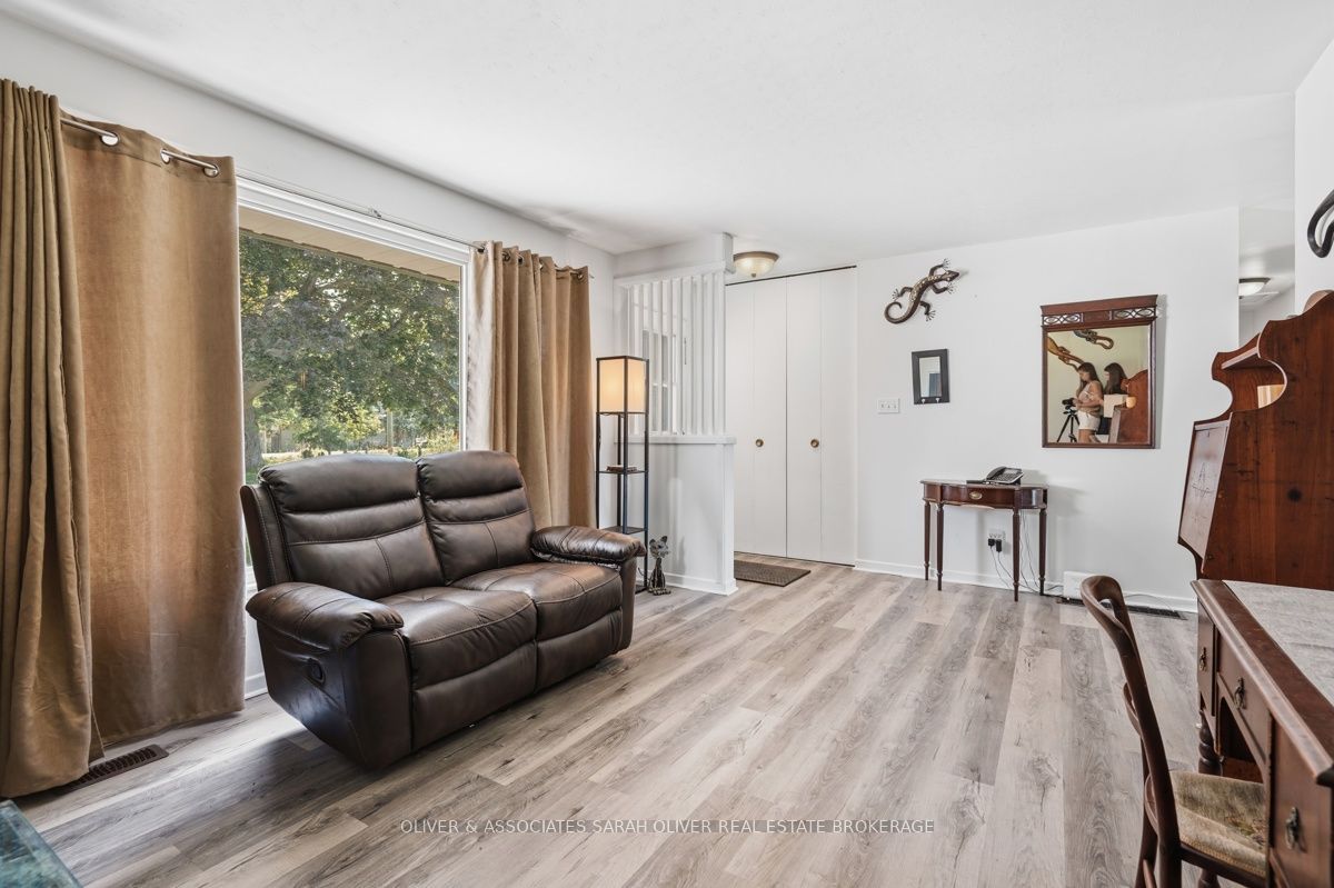 4159 Putnam Road, Thames Centre, ON N0L 1V0 photo 2