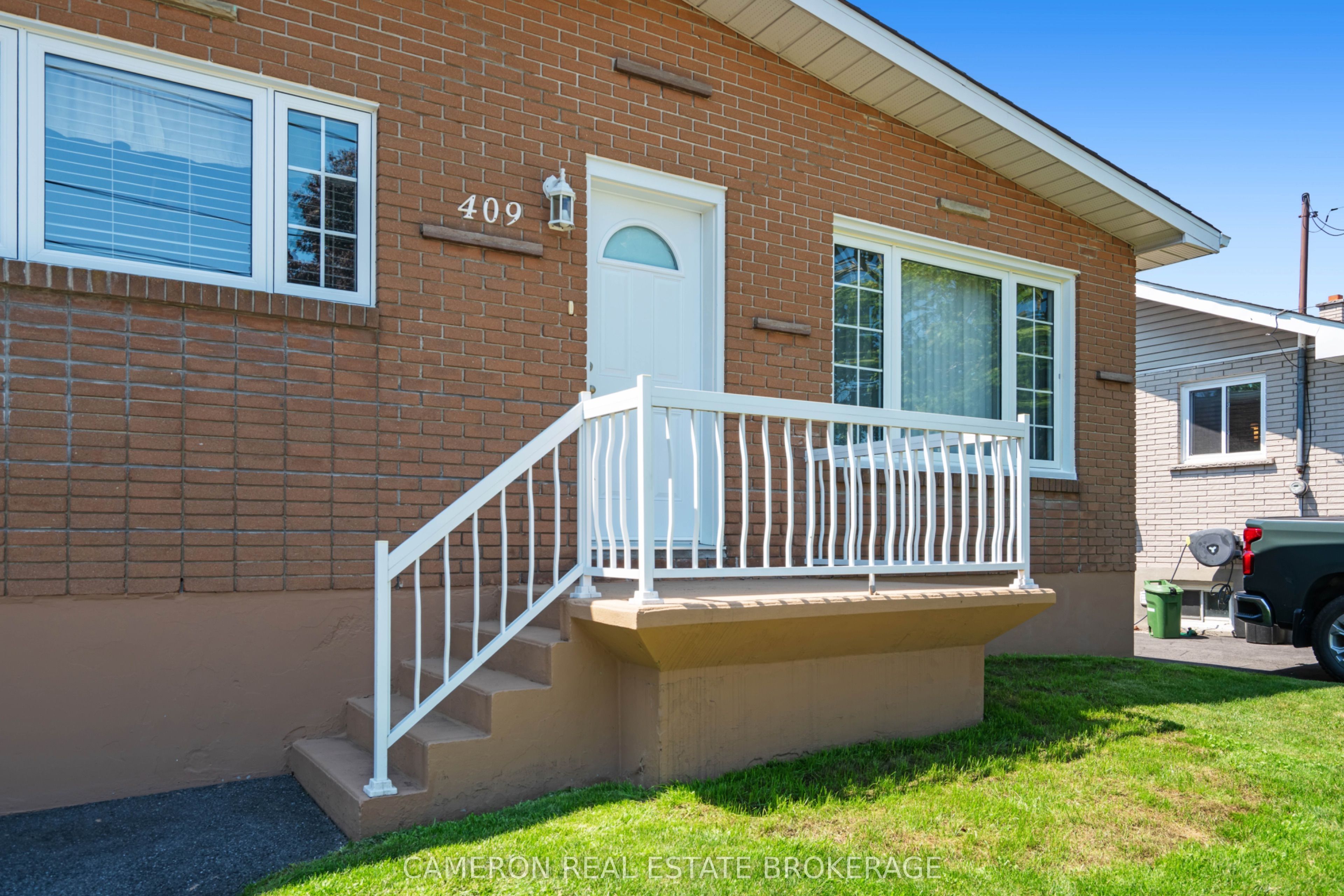 409 Danis Avenue, Cornwall, ON K6H 5G2 photo 2