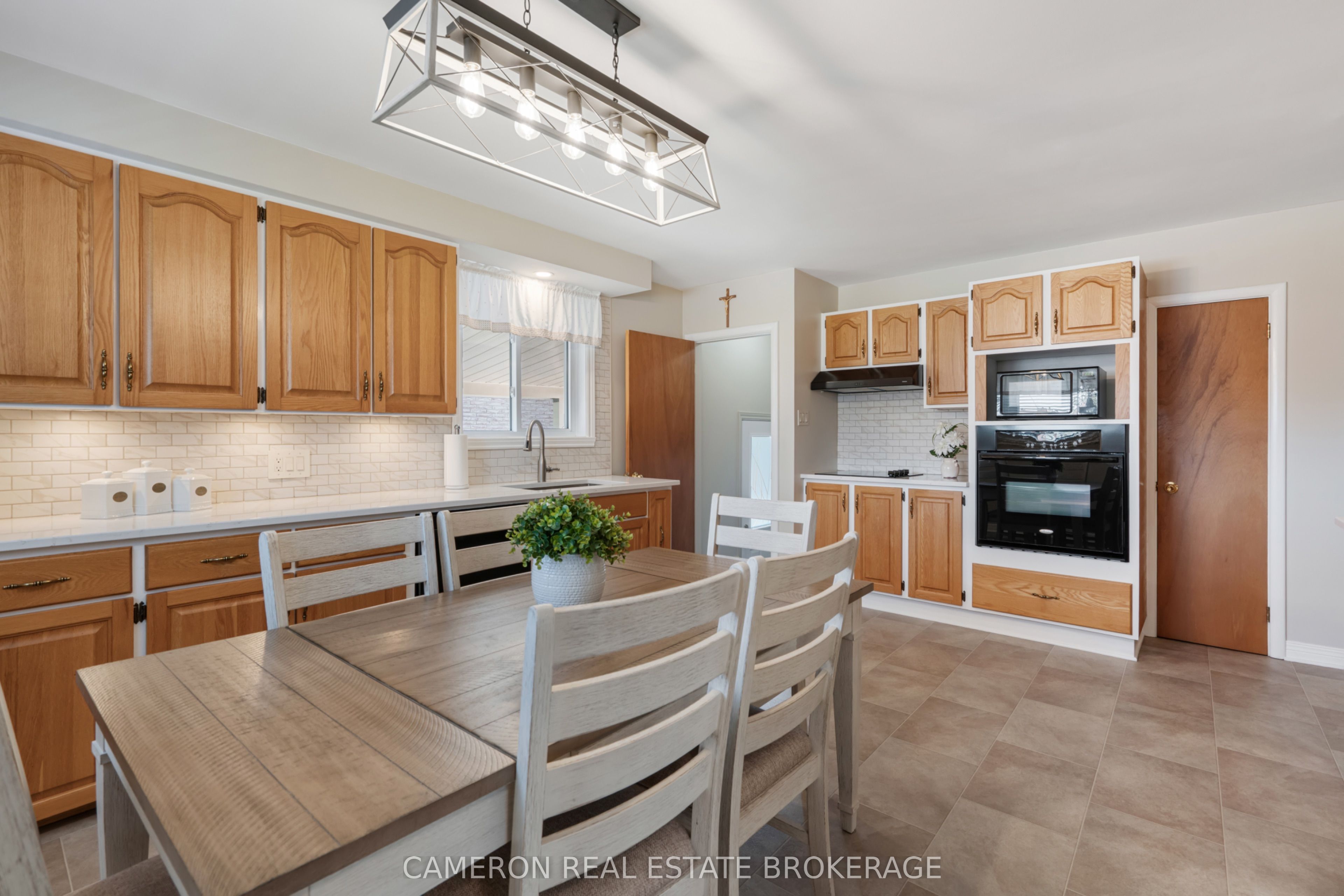 409 Danis Avenue, Cornwall, ON K6H 5G2 photo 3