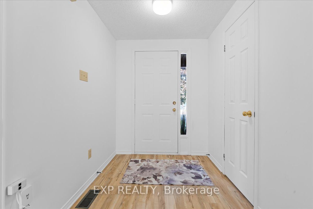 77 Waterton Crescent, Kanata, ON K2M 1Z2 photo 5