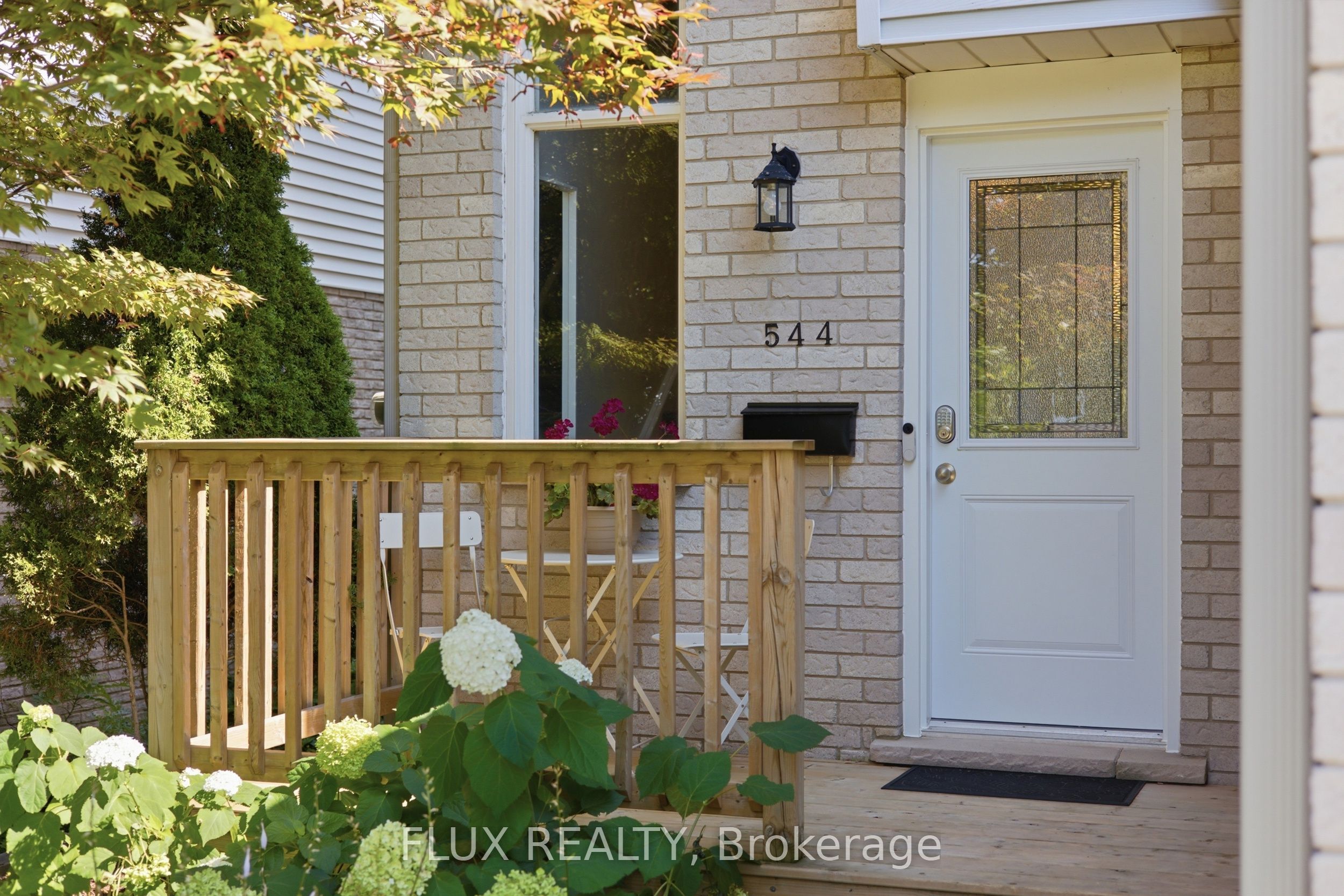 544 Drummerhill Crescent, Waterloo, ON N2T 1G4 photo 4