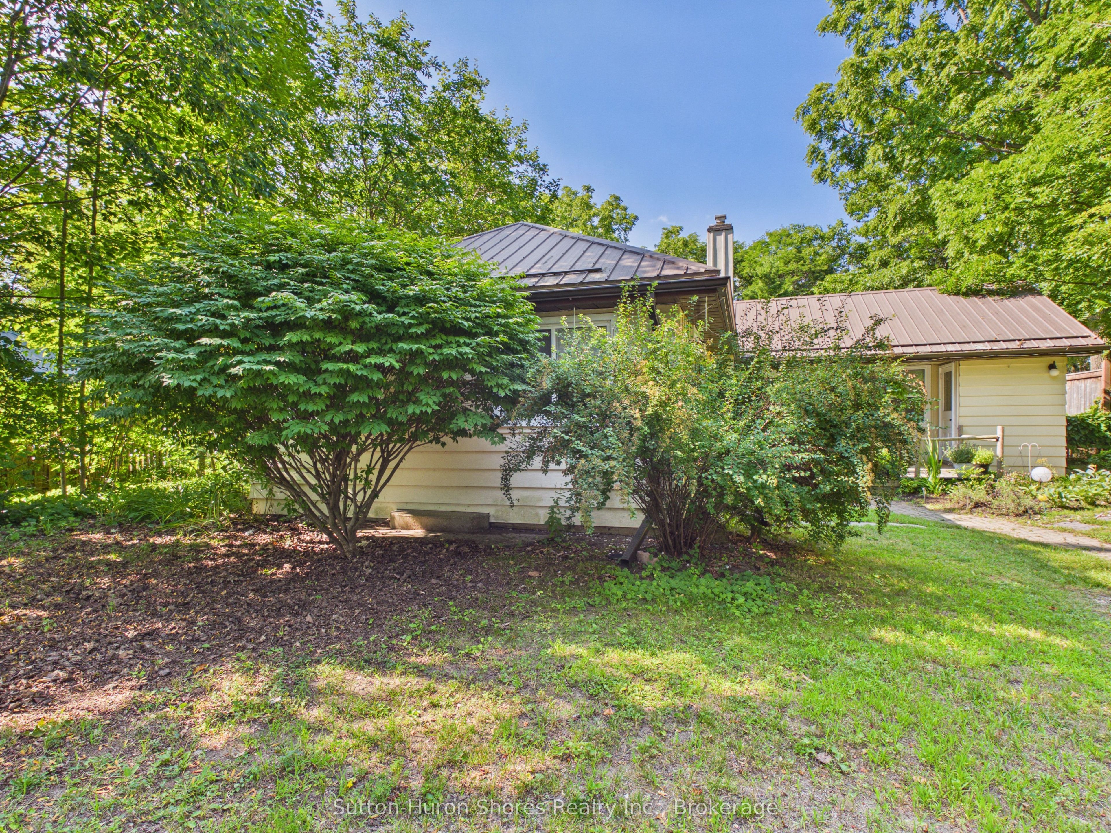 418 Elgin Street, Saugeen Shores, ON N0H 2C0 photo 3