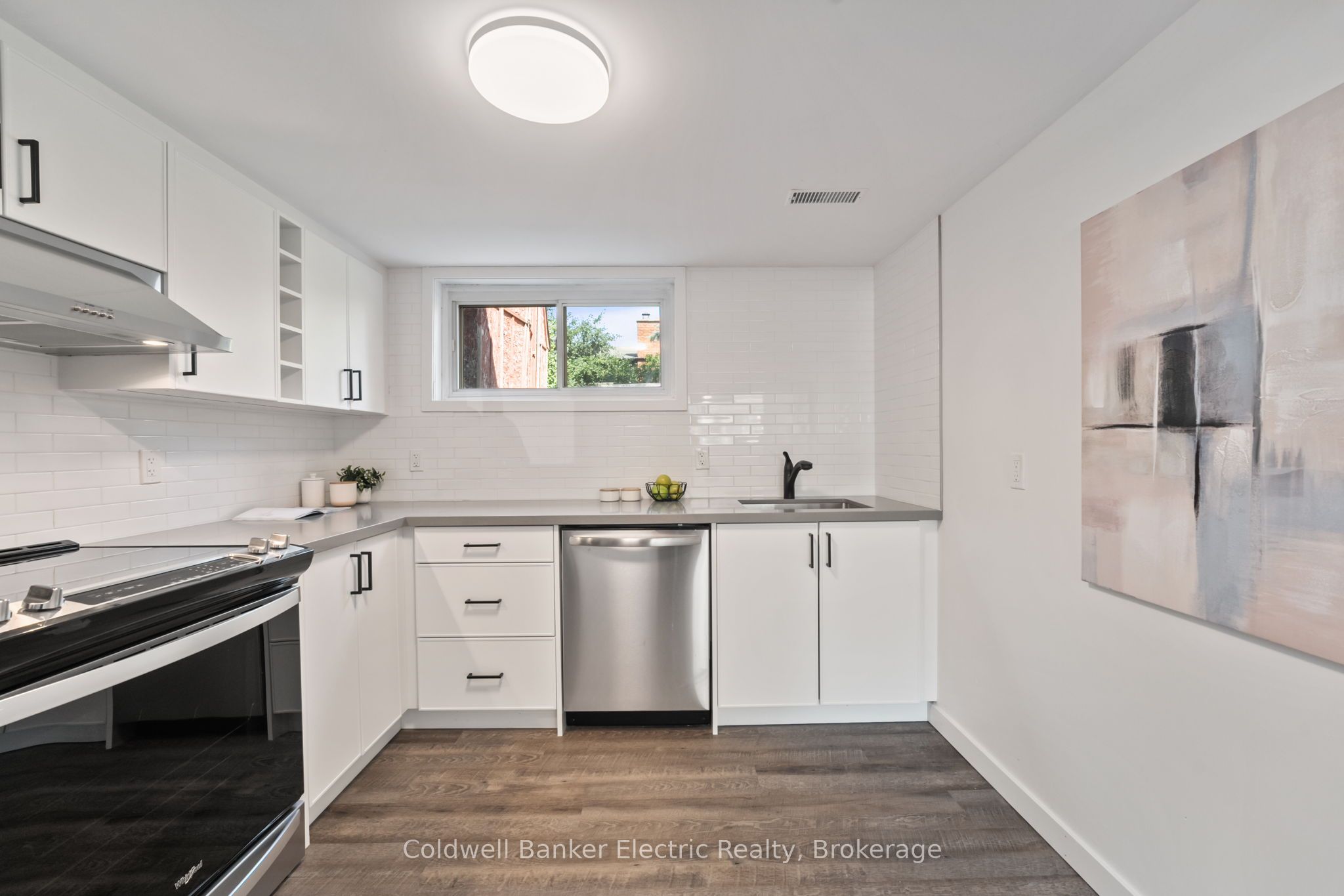 8B Pottinger Street, Kawartha Lakes, ON K9V 3X3 photo 4