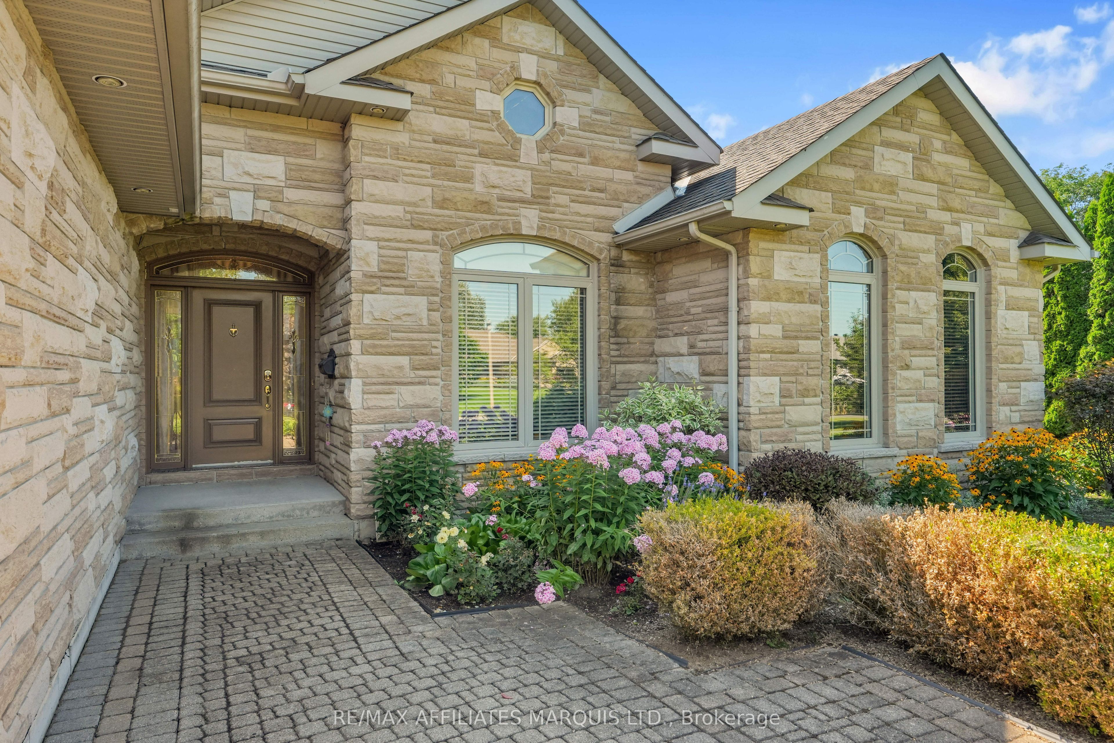 6662 Sutherland Avenue, South Glengarry, ON K6H 7J3 photo 3