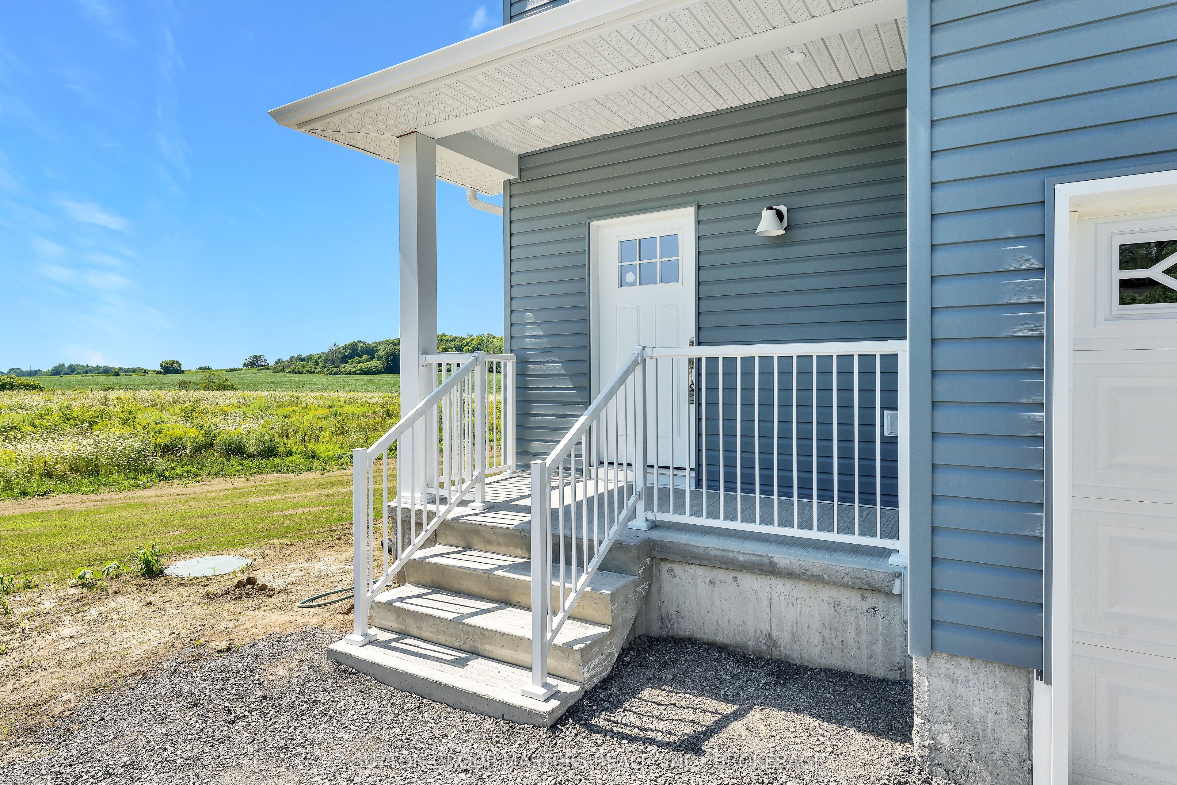 108 Main Street B, Leeds and the Thousand Islands, ON K0H 2N0 photo 2