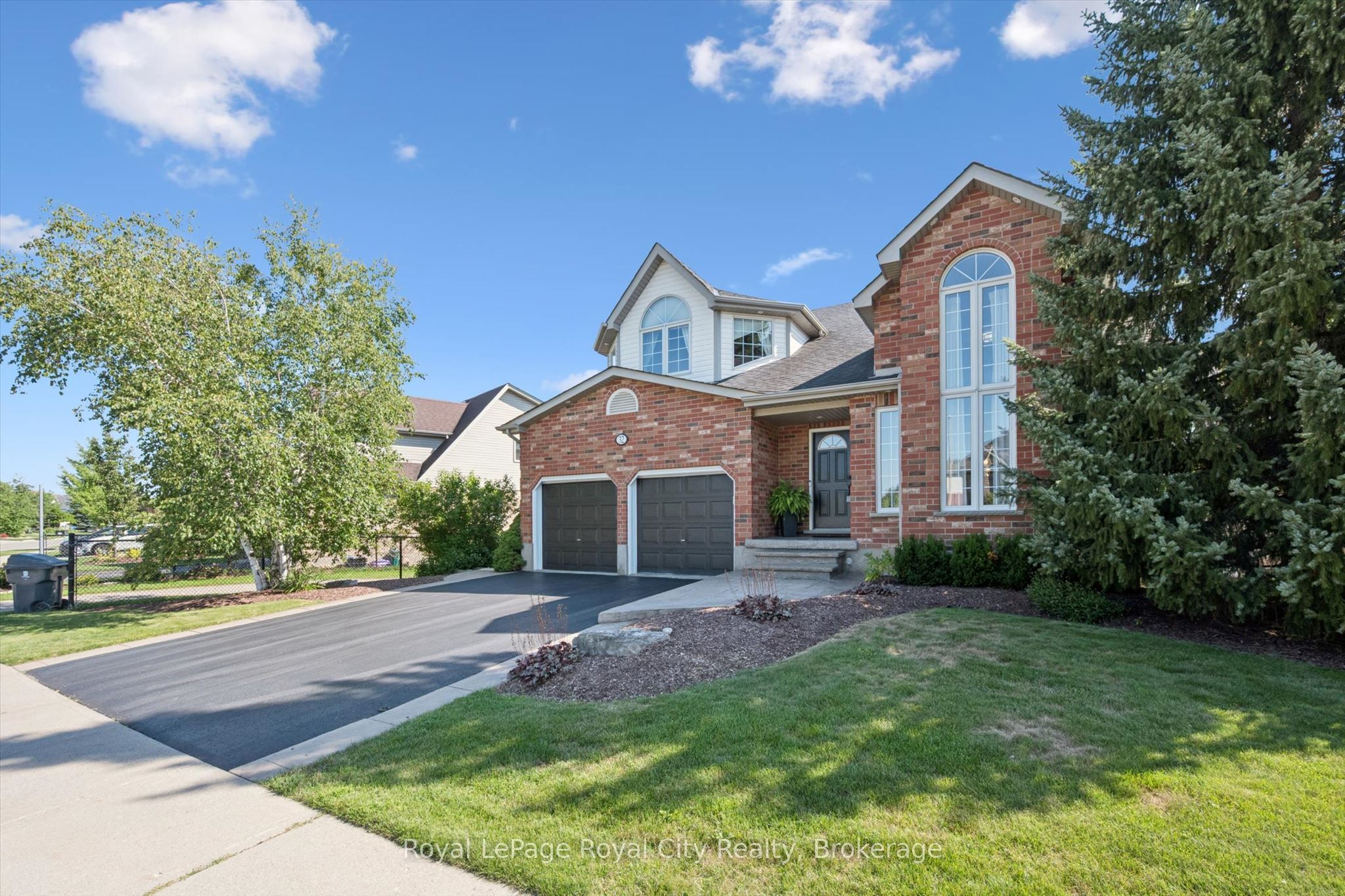 32 Pine Ridge Drive, Guelph, ON N1L 1K3 photo 2