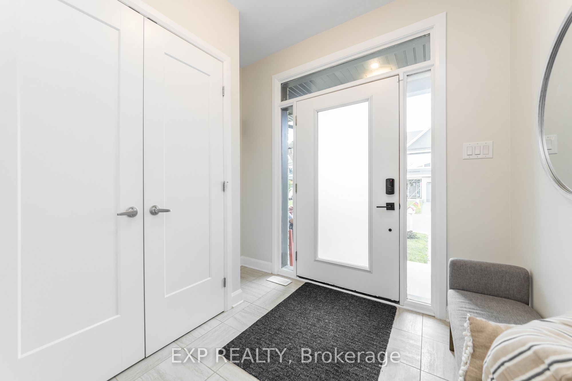 616 Moonflower Crescent, Blossom Park - Airport and Area, ON K1T 0X8 photo 3