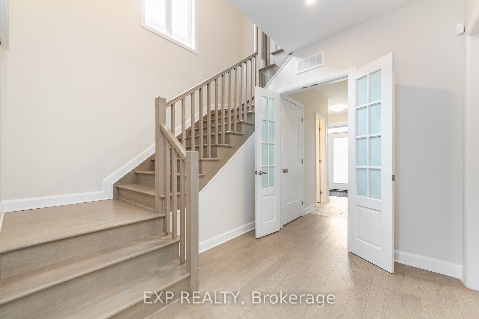 616 Moonflower Crescent, Blossom Park - Airport and Area, ON K1T 0X8 photo 5