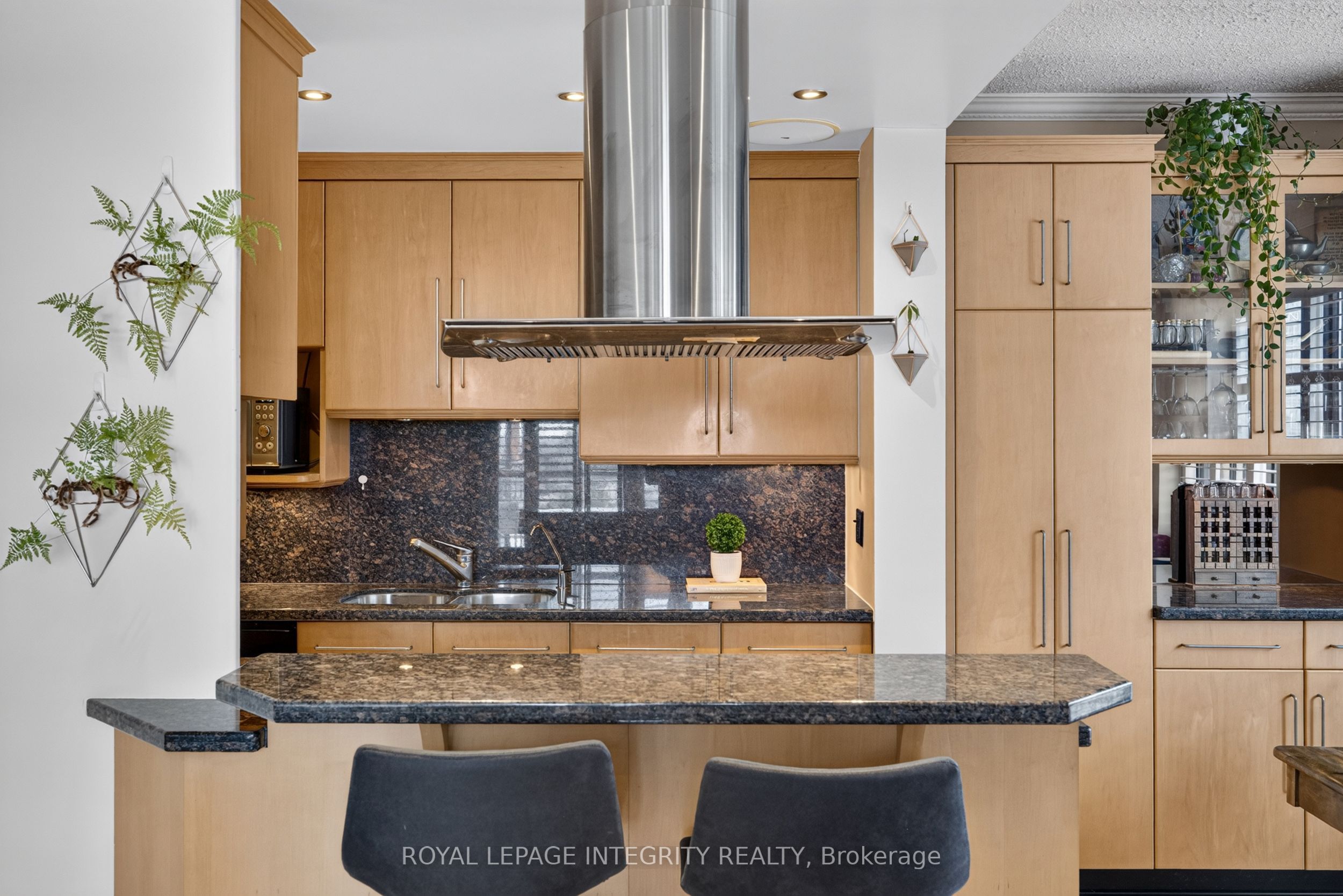 556 Laurier Avenue SW 1606, Ottawa Centre, ON K1R 7X2 photo 4