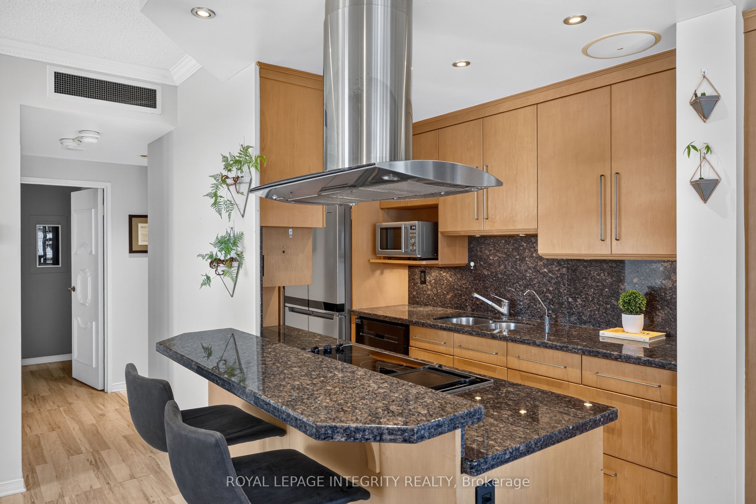 556 Laurier Avenue SW 1606, Ottawa Centre, ON K1R 7X2 photo 5