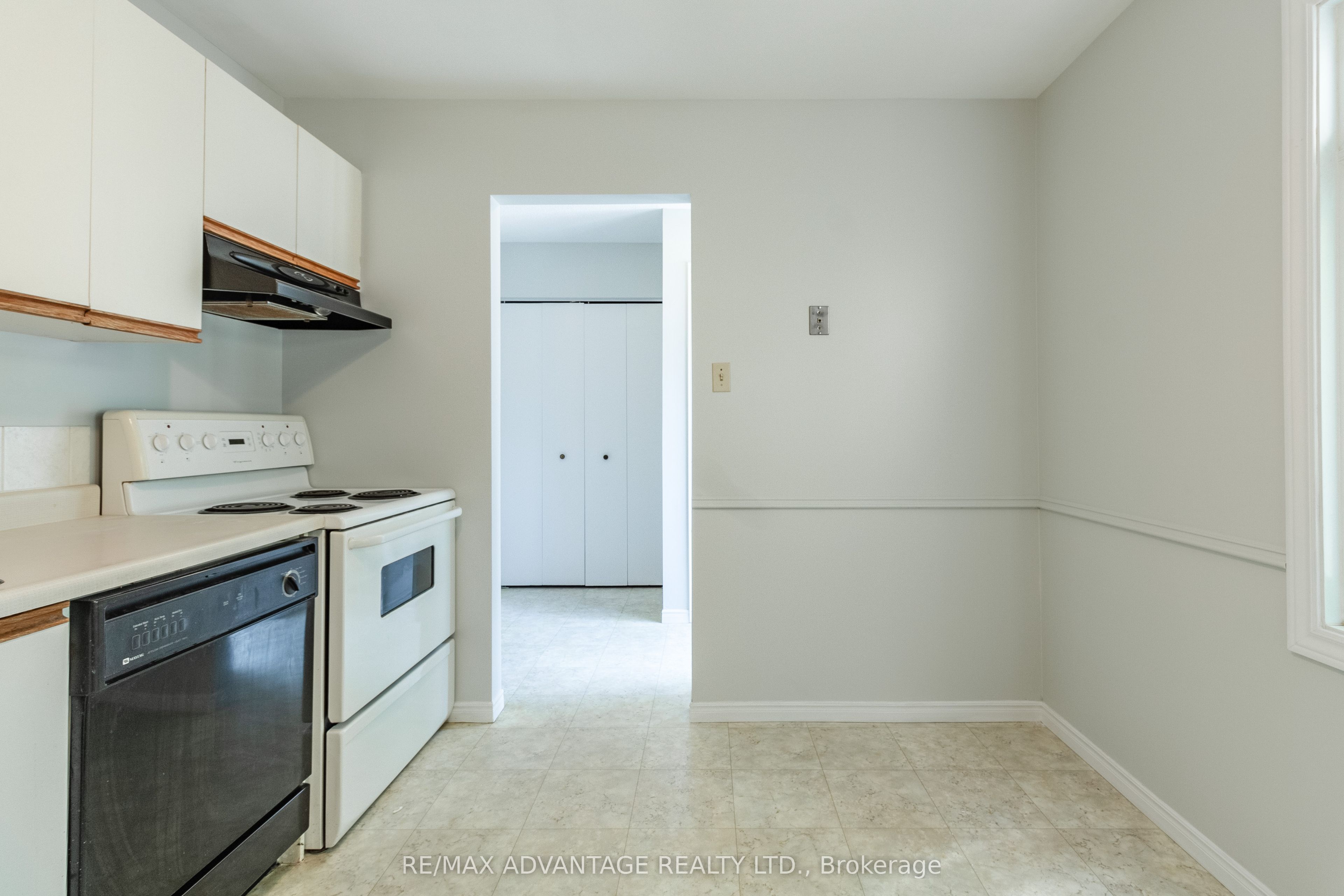 1294 Byron Baseline Road W 4, London South, ON N6K 4G8 photo 4