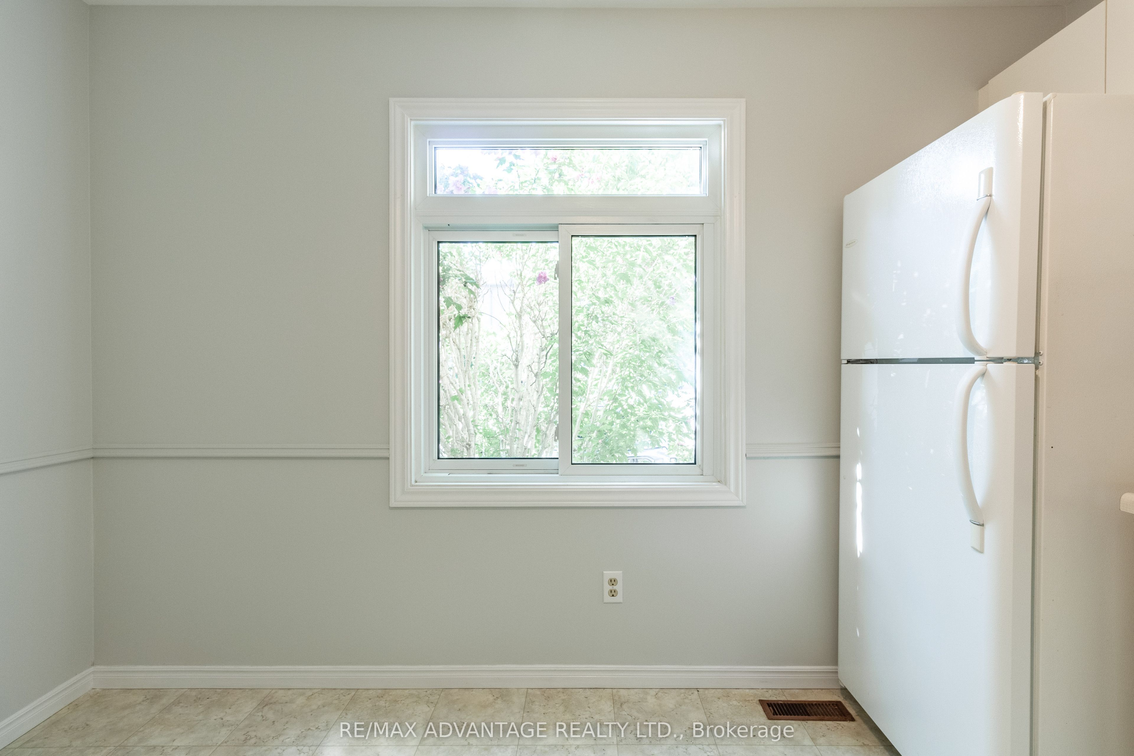 1294 Byron Baseline Road W 4, London South, ON N6K 4G8 photo 5