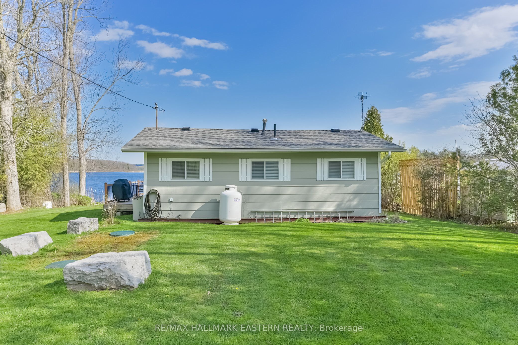 1095 Island View Drive, Otonabee-South Monaghan, ON K0L 1B0 photo 3