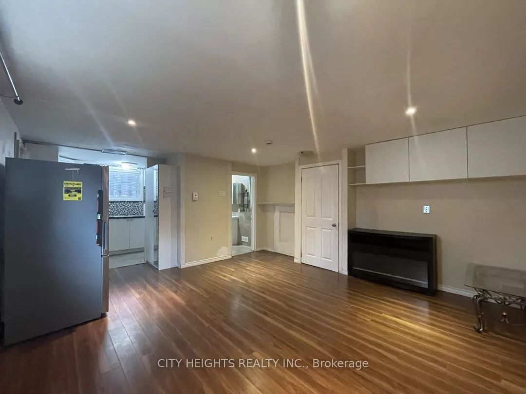 176 Fennell Avenue E, Hamilton, ON L9A 1S3 photo 3