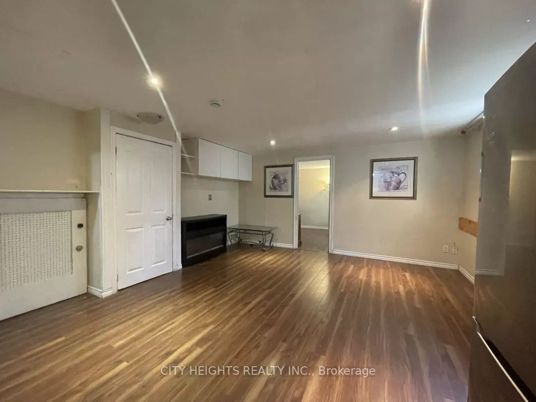 176 Fennell Avenue E, Hamilton, ON L9A 1S3 photo 5