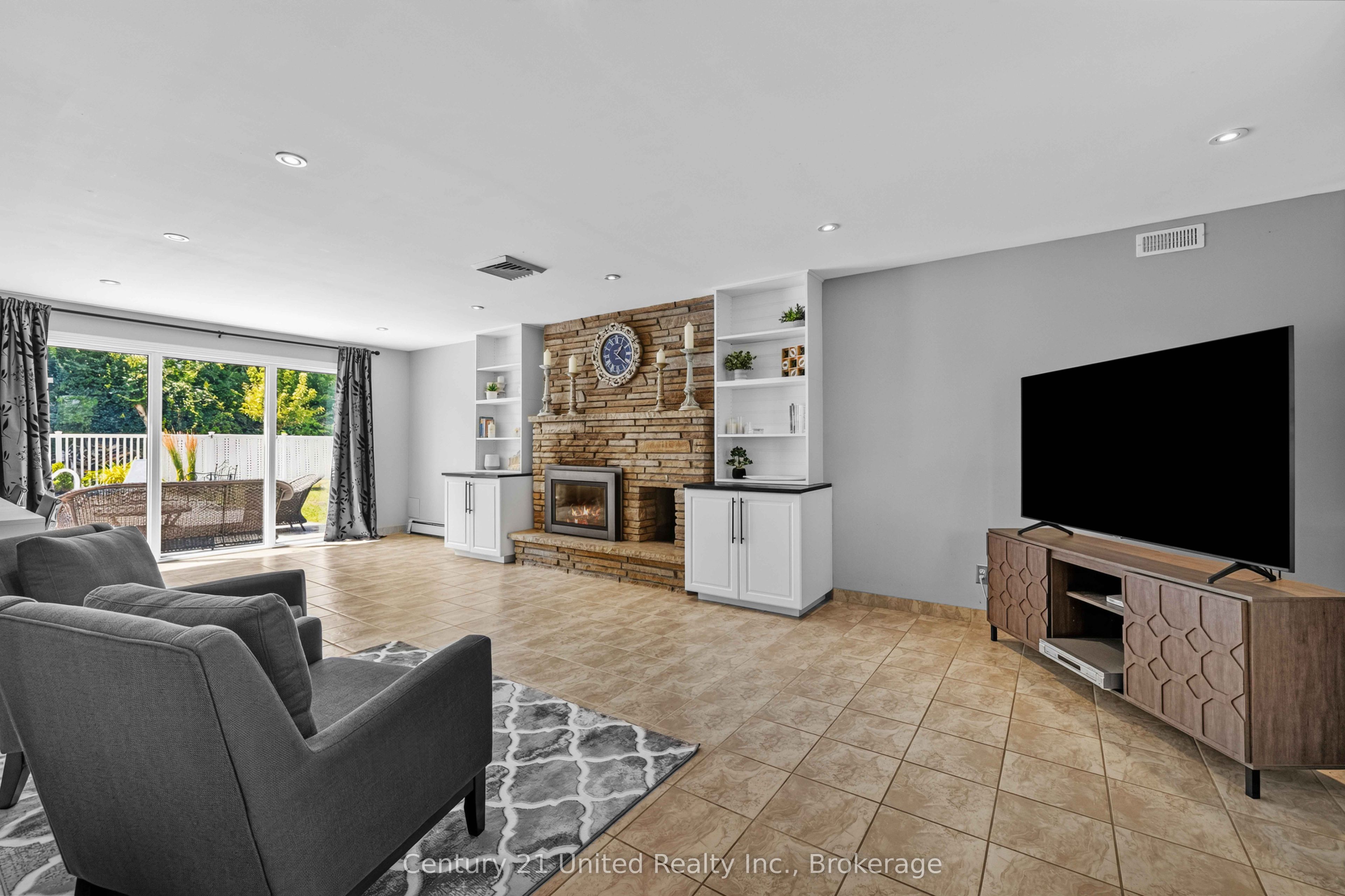 214 Hillview Drive, Peterborough, ON K9K 2N2 photo 3
