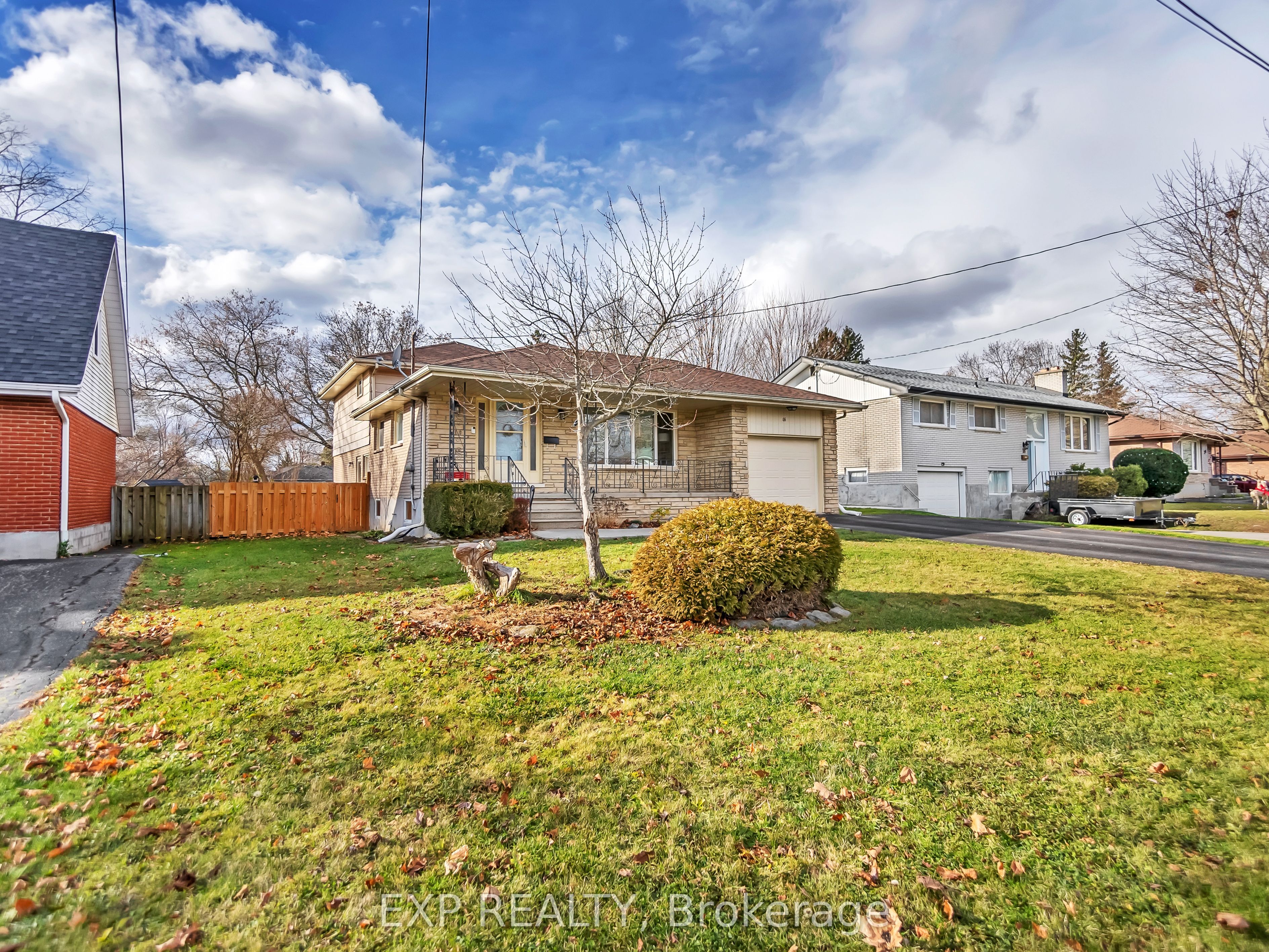 16 Applewood Drive, Belleville, ON K8P 4E2 photo 2