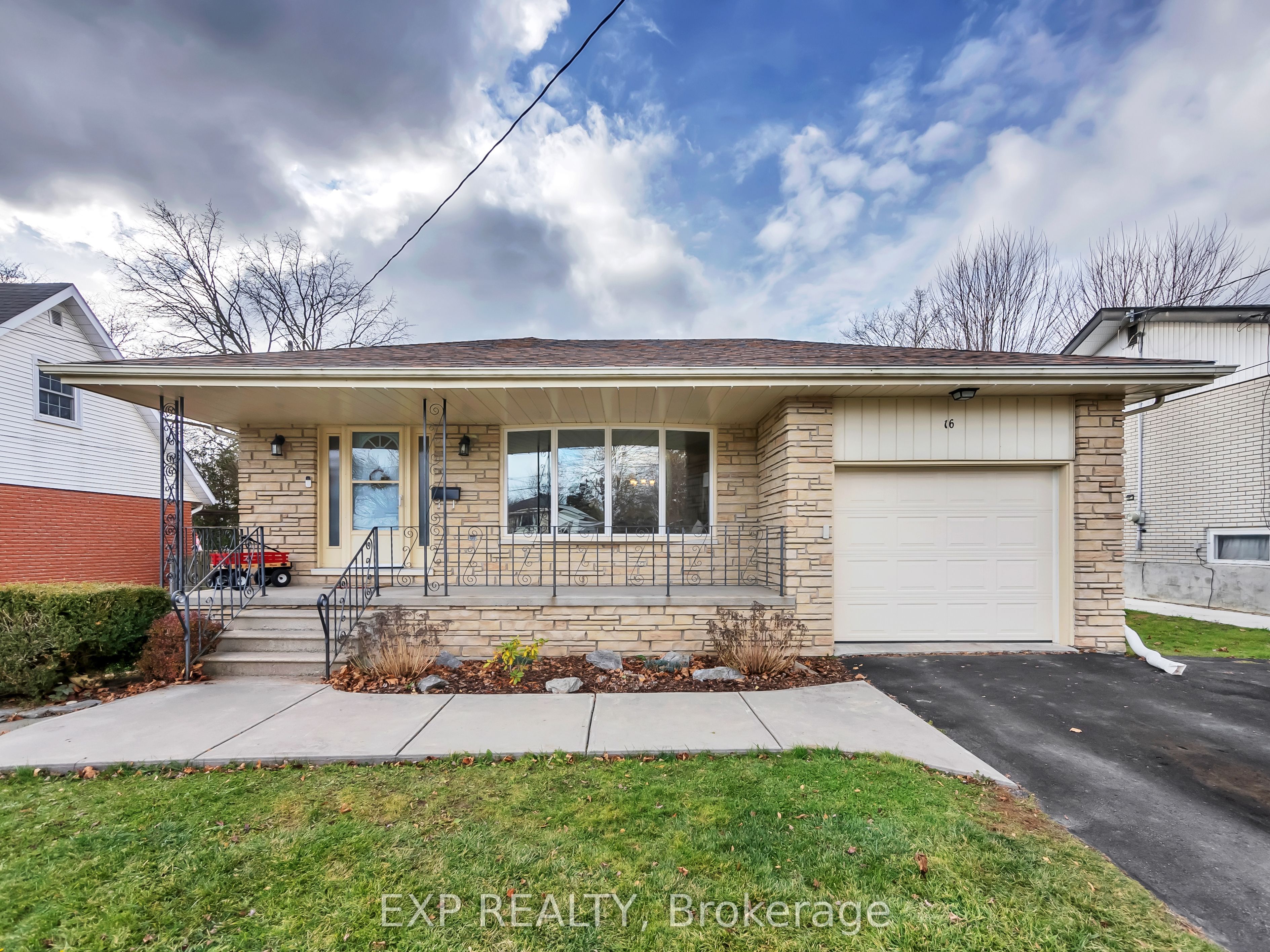 16 Applewood Drive, Belleville, ON K8P 4E2 photo 5