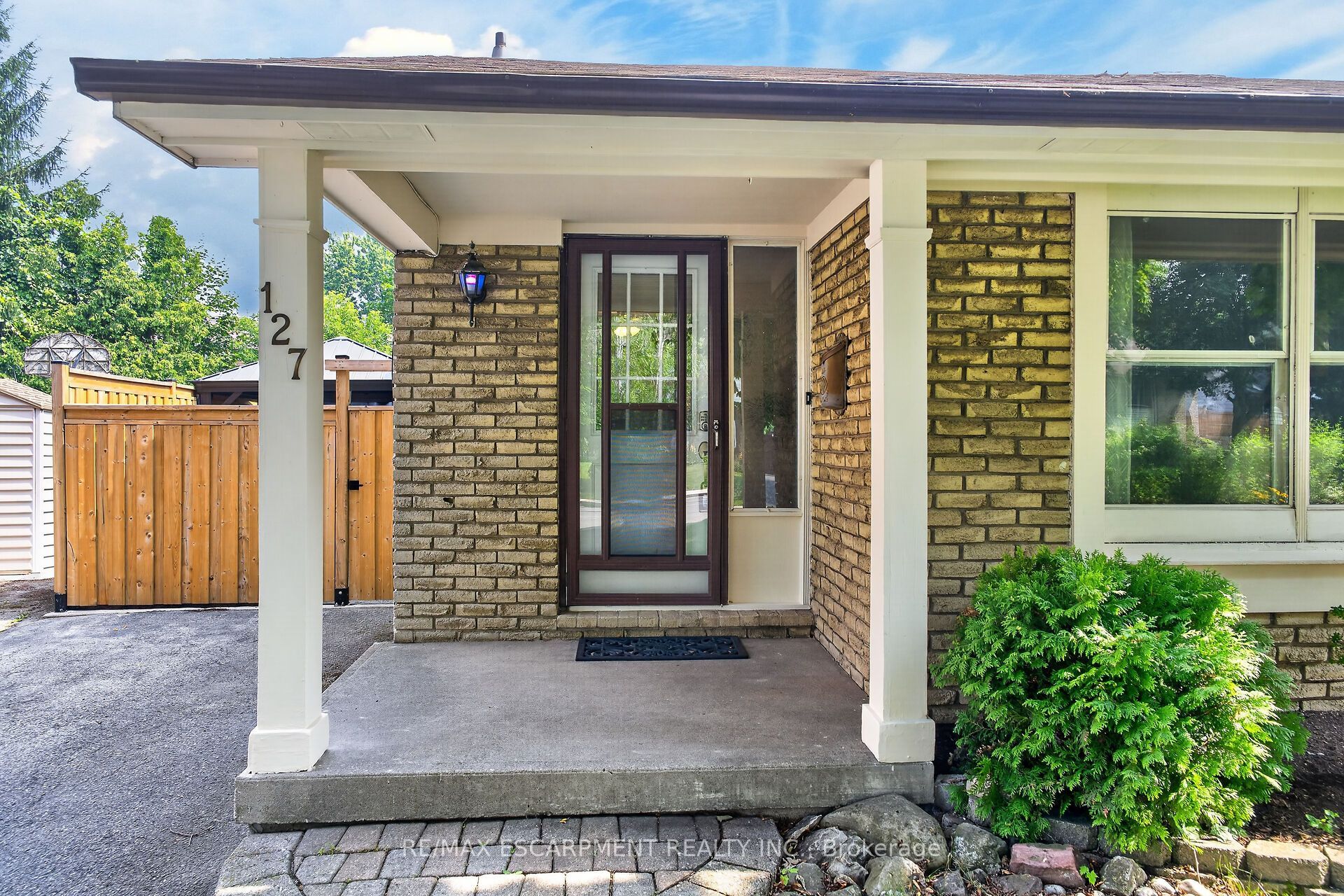 127 WENDOVER Drive, Hamilton, ON L9C 5X6 photo 2