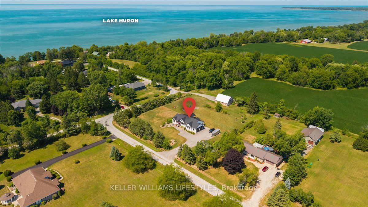 8676 Vance Drive, Lambton Shores, ON N0N 1J7 photo 4